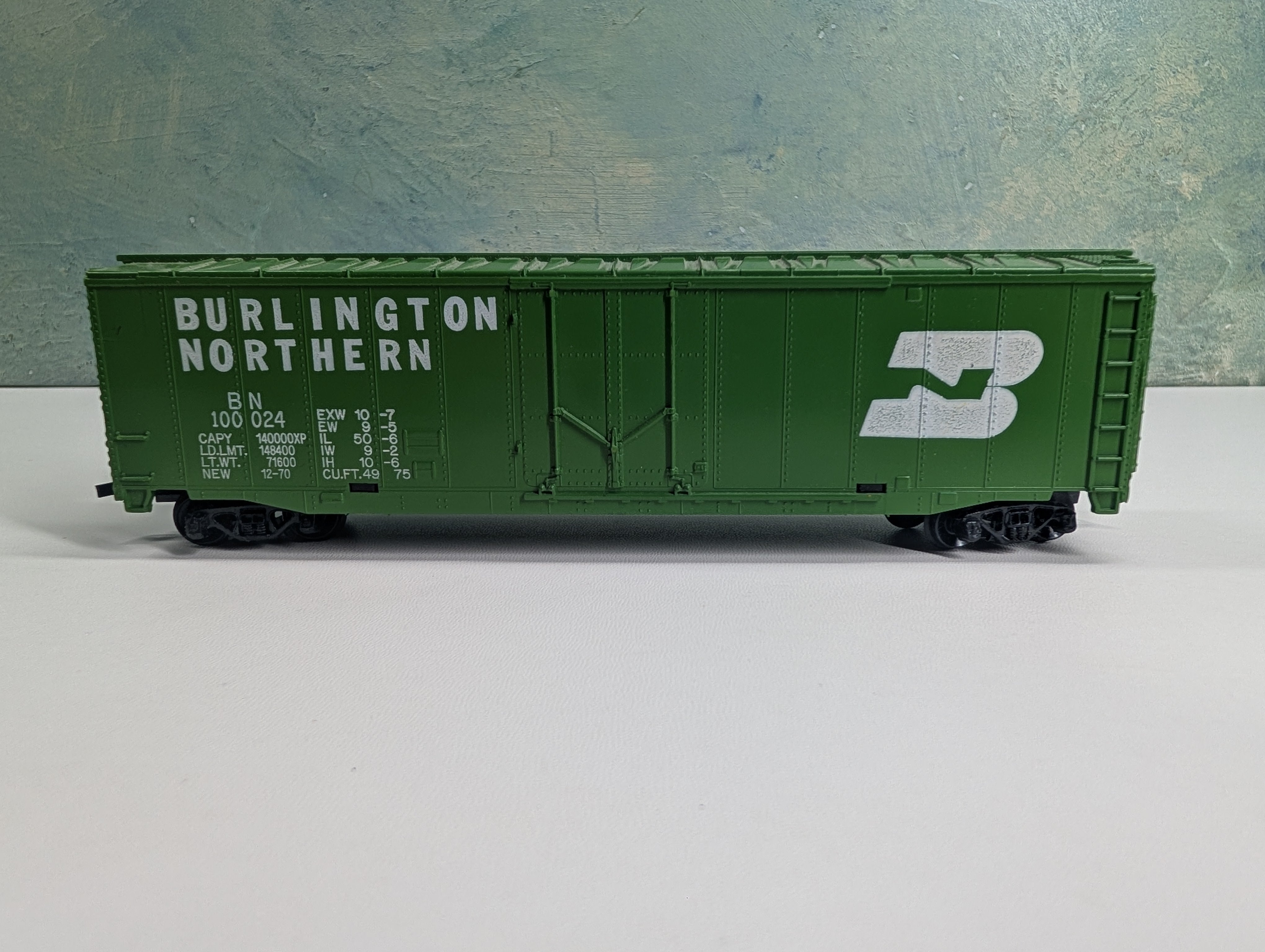 USED HO Scale 50' Box Car Burlington Northern BN #100024