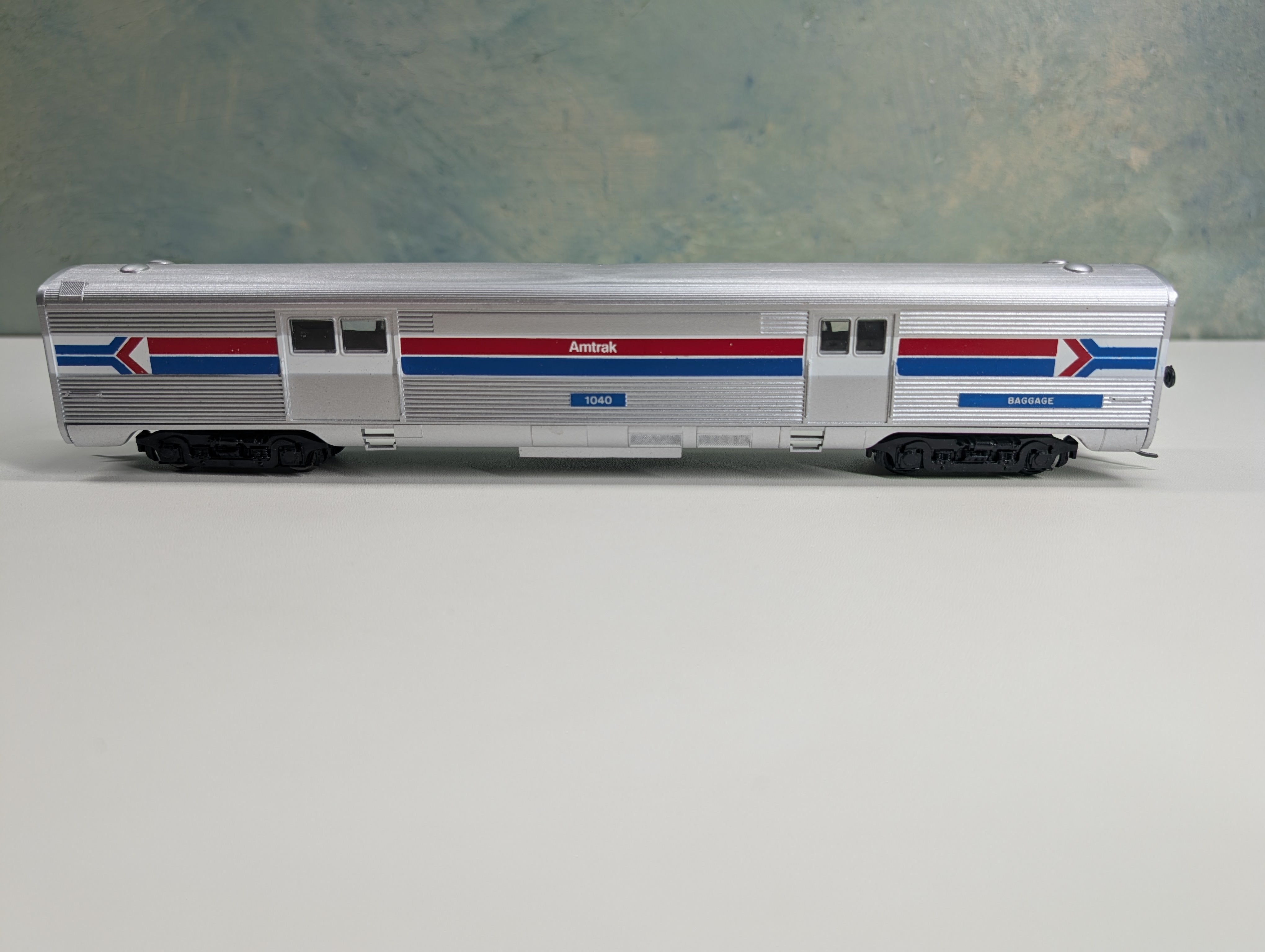 USED Athearn HO Scale SL Baggage Passenger Car Amtrak #1040