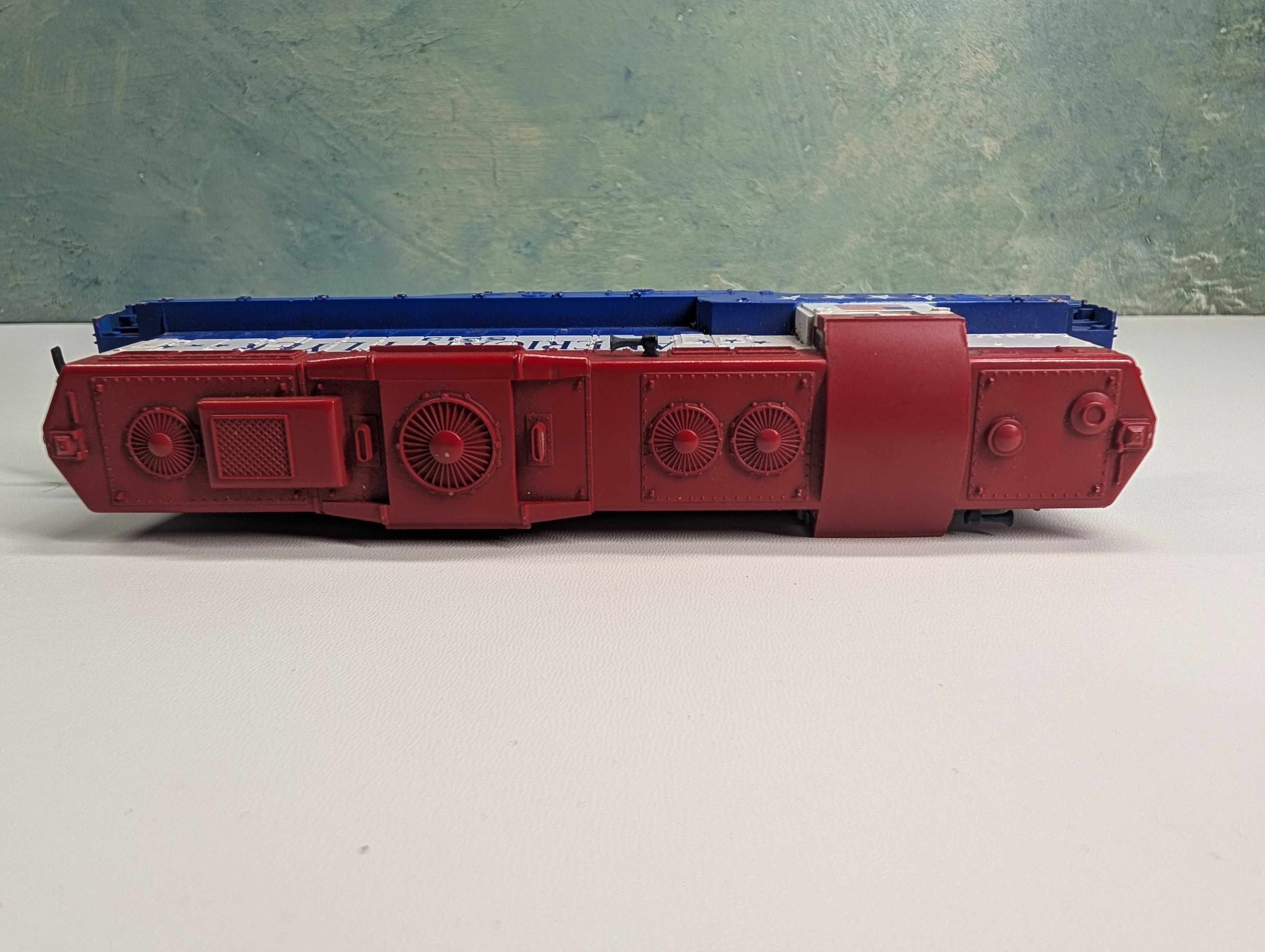 USED Lionel HO Scale GP-9 Diesel Locomotive American Flyer #5513 Parts/Repair Only DC
