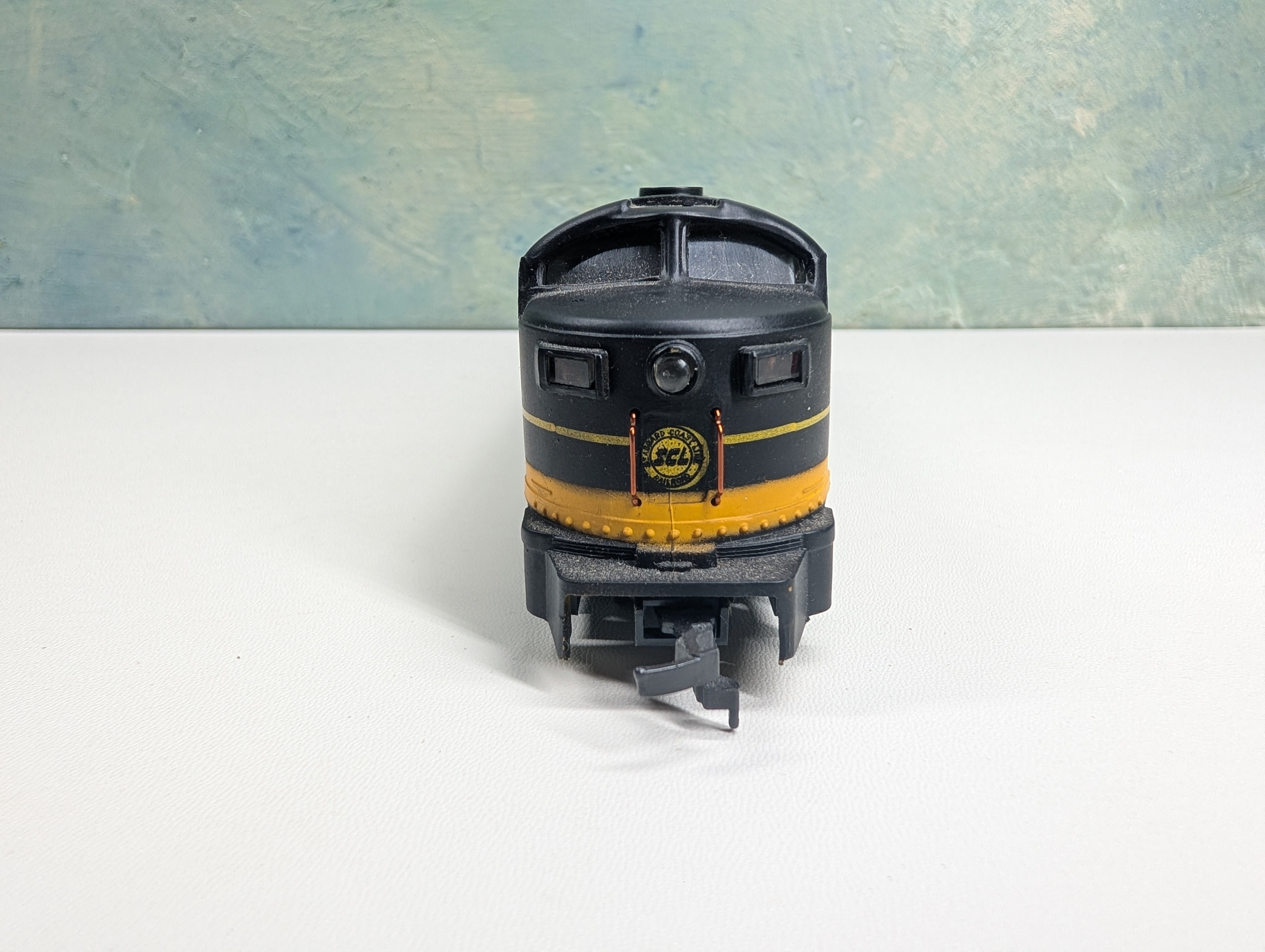 USED AHM HO Scale FM C-Liner Diesel Locomotive Seaboard Coast Line Tested DC