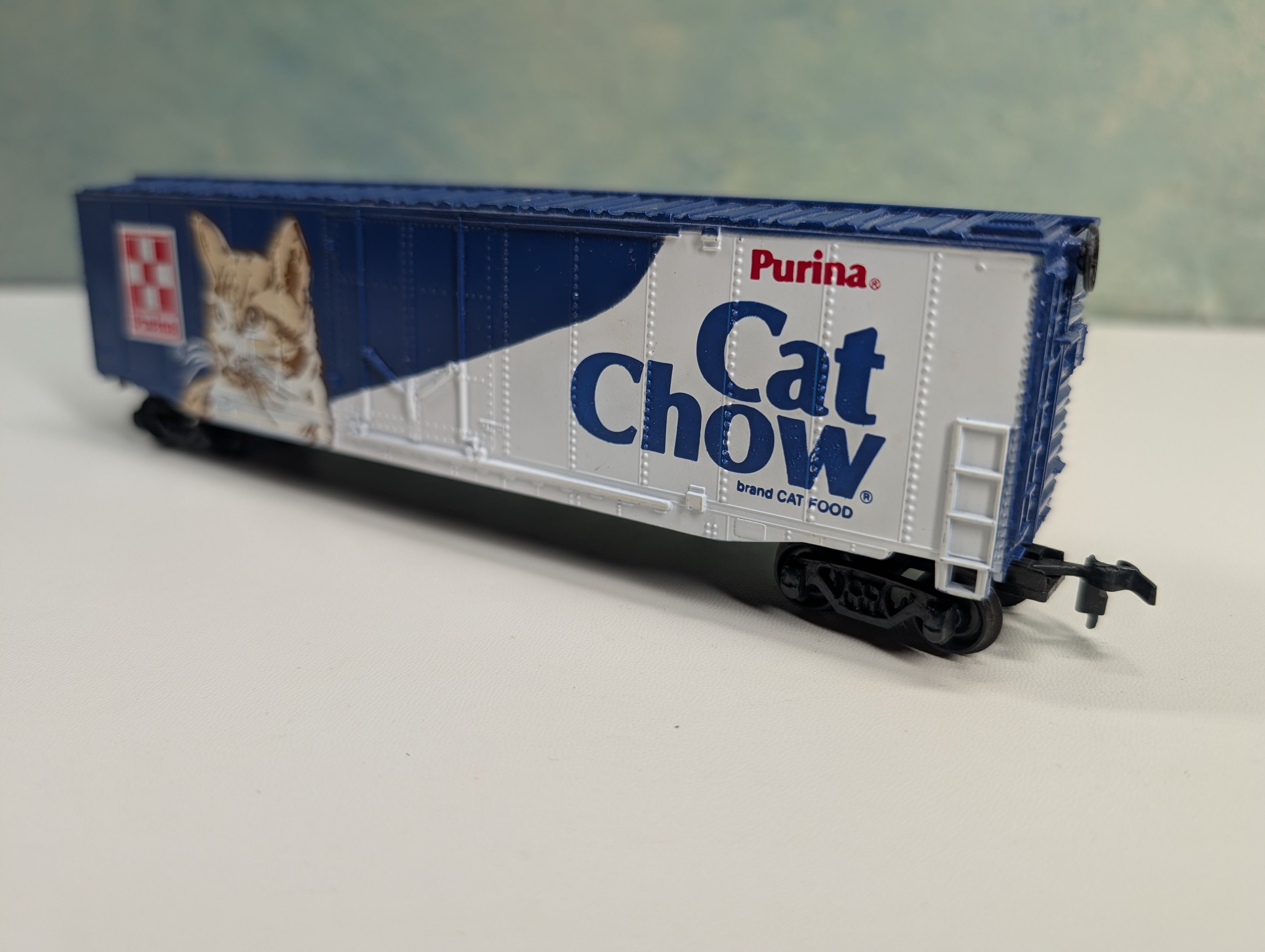 USED Bachmann HO Scale 50' PD Box Car Purina Cat Chow