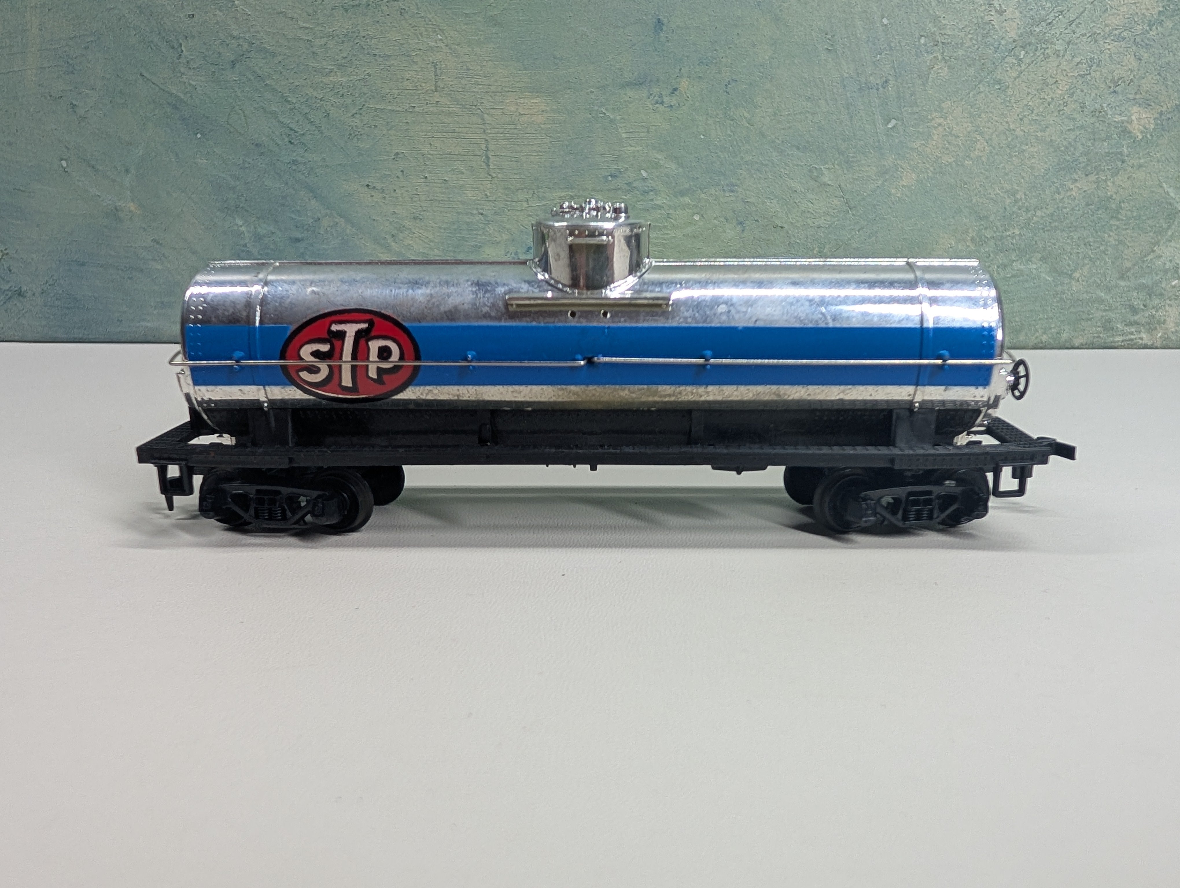 USED Tyco HO Scale Single Dome Tank Car STP