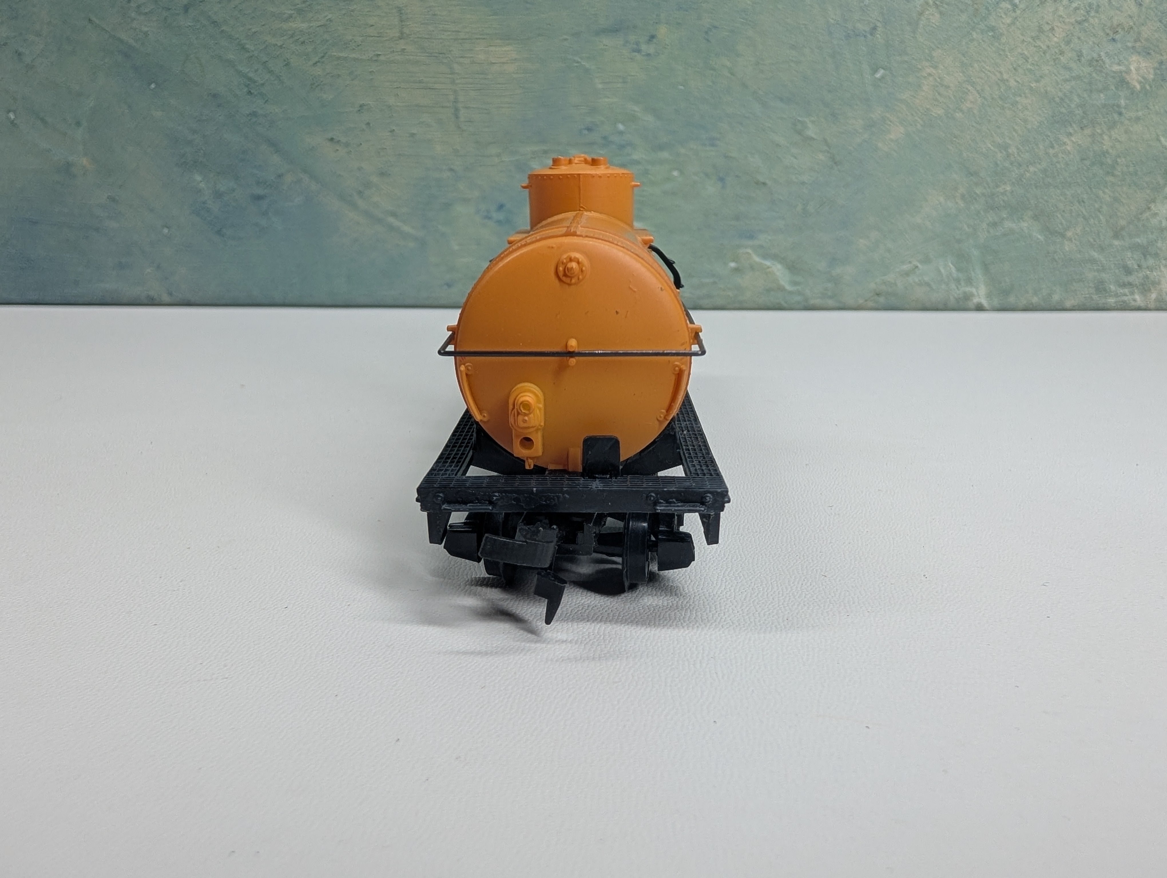 USED Tyco HO Scale Single Dome Tank Car Shell