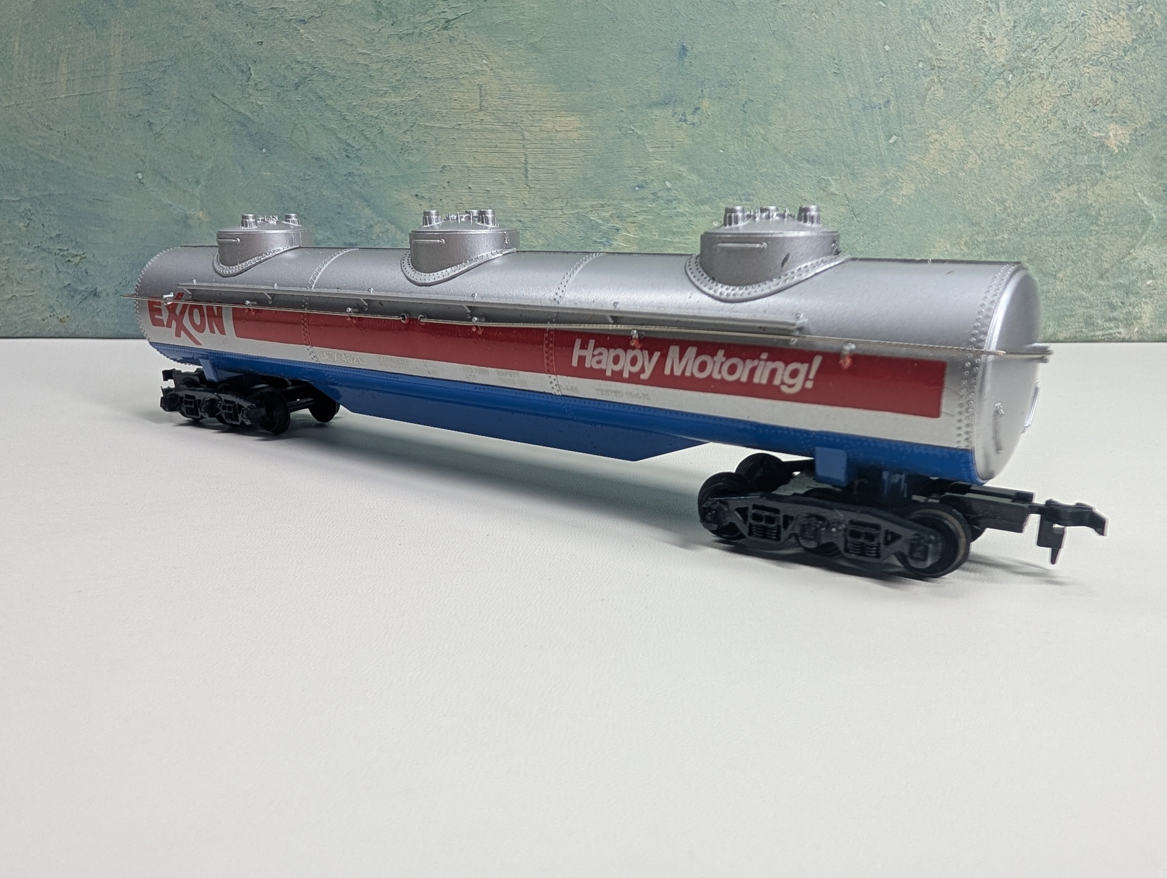 USED Tyco HO Scale Large Triple Dome Tank Car Exxon GATX #46213