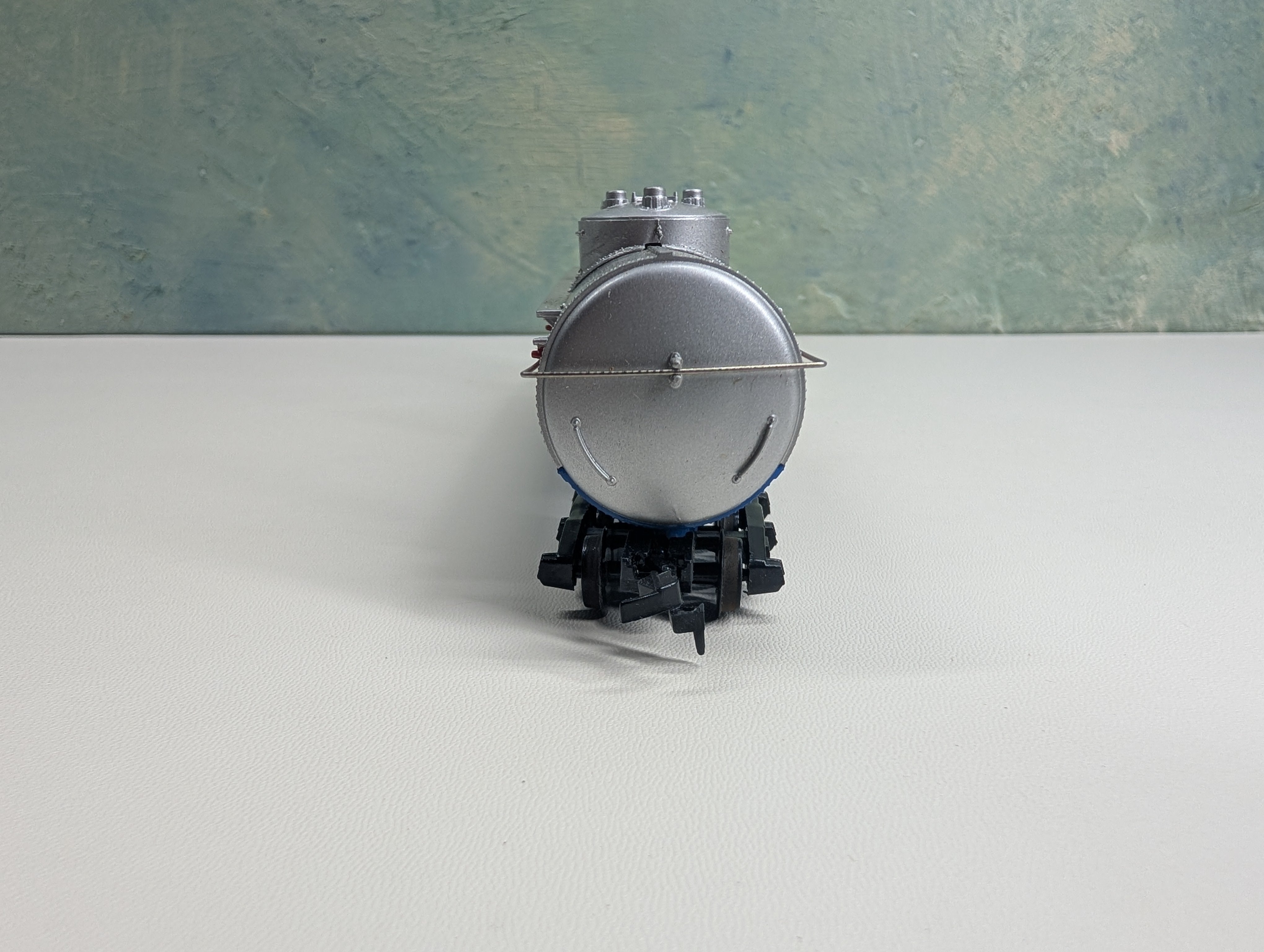 USED Tyco HO Scale Large Triple Dome Tank Car Exxon GATX #46213