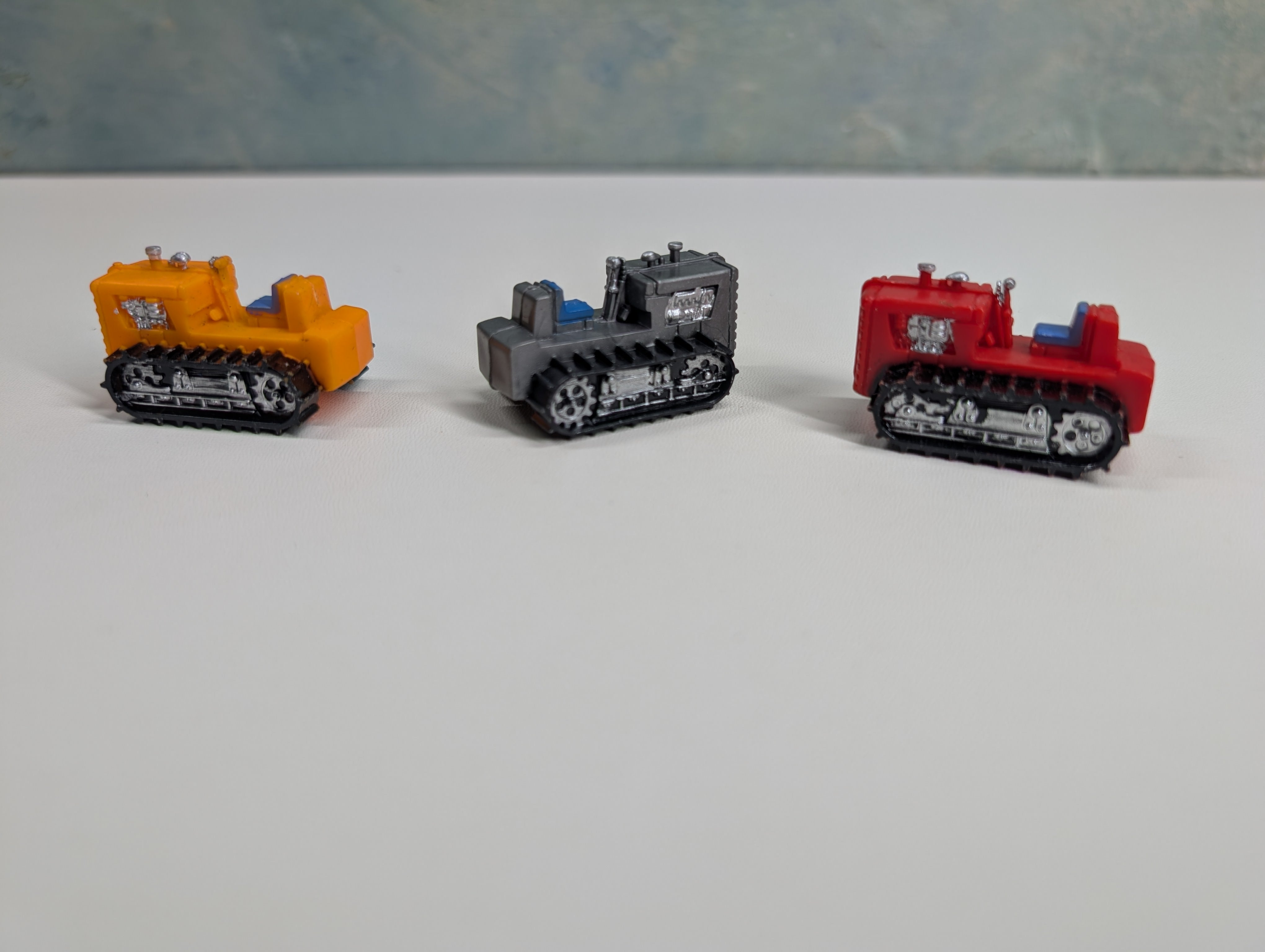 USED Tyco HO Scale Tractor Load (3 pcs)