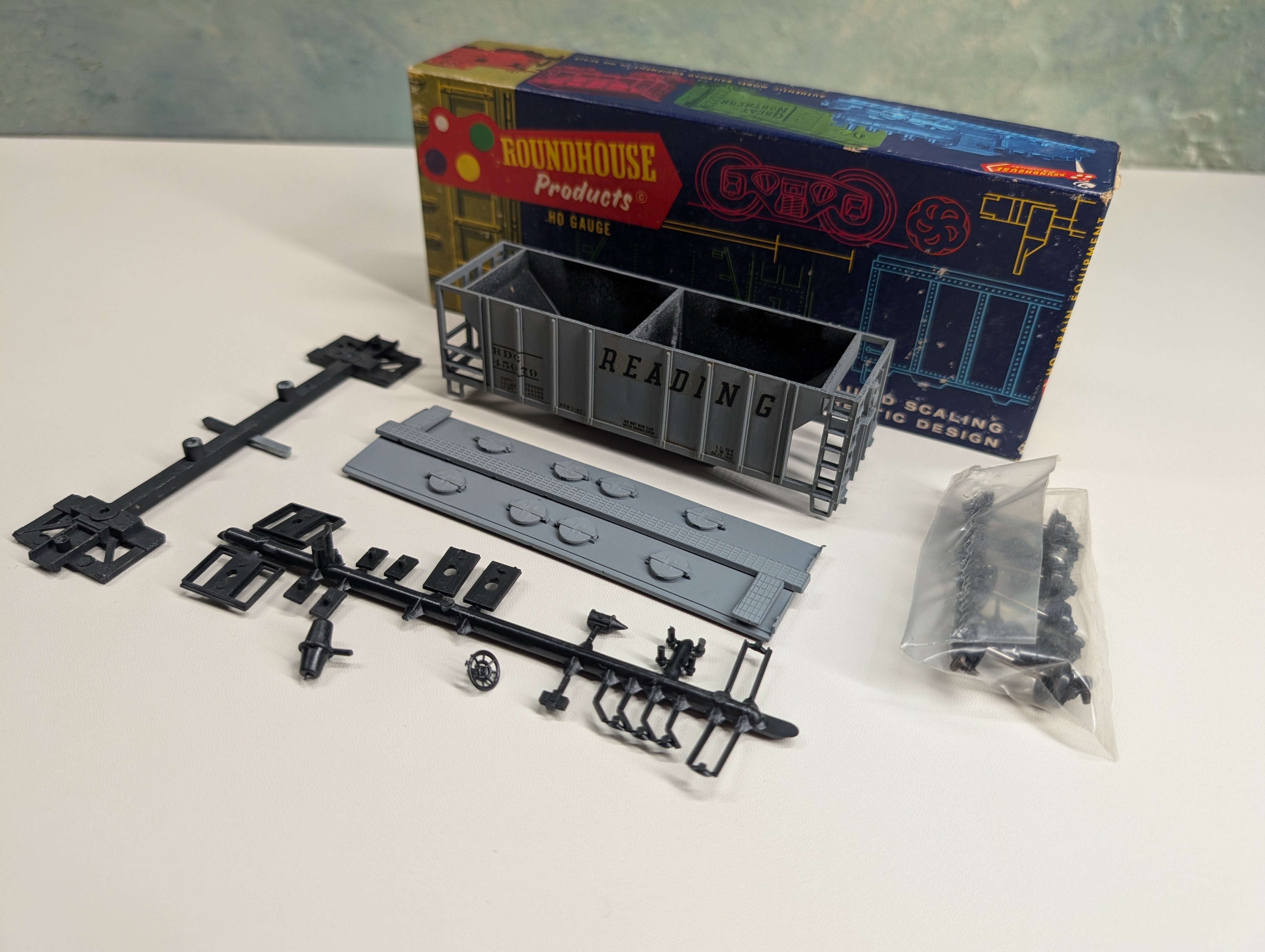 USED Roundhouse HO Scale 2 Bay Covered Hopper Reading RDG #45079 Decal KIT