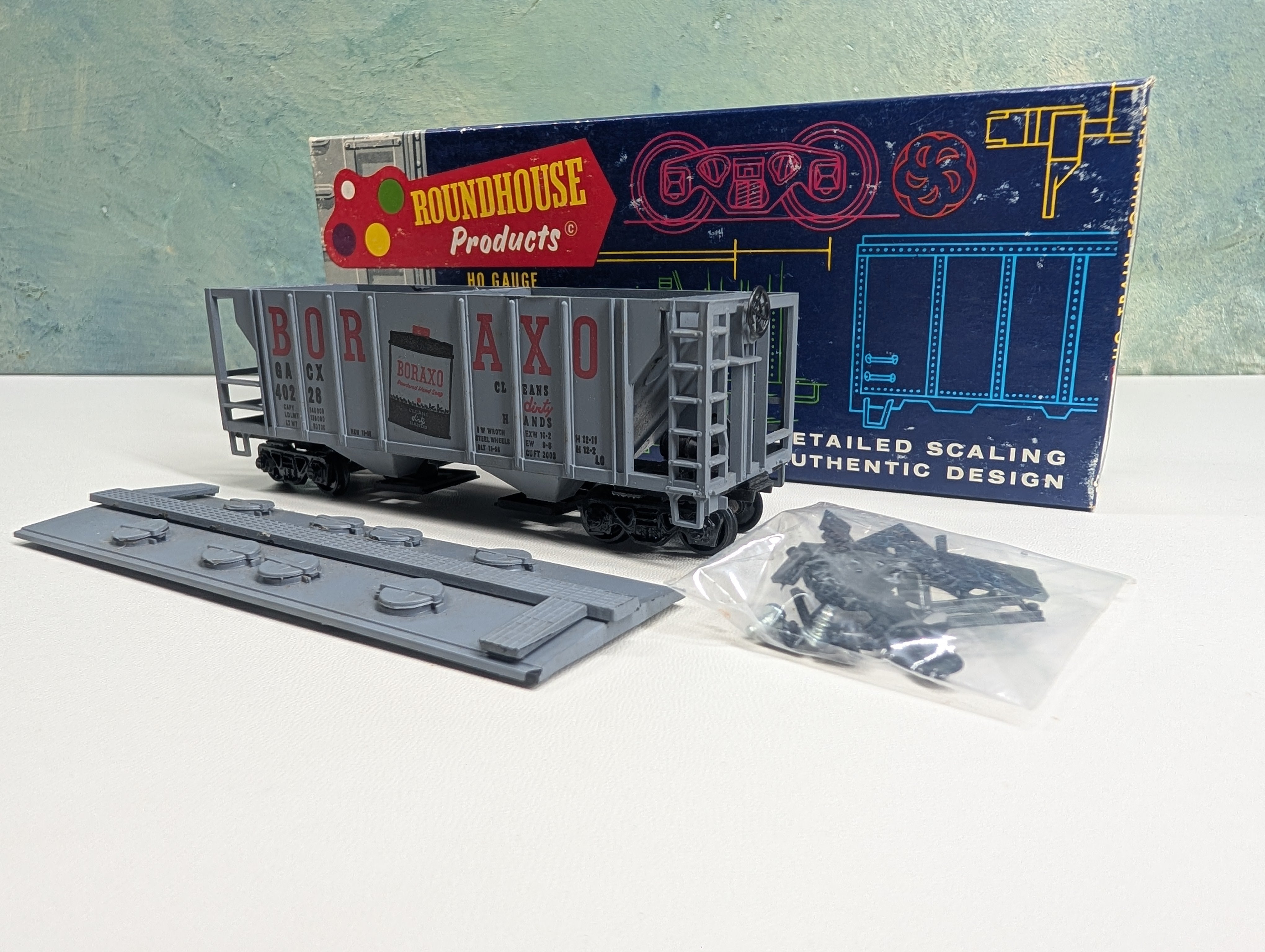 USED Roundhouse HO Scale 2 Bay Covered Hopper Boraxo GACX #40228