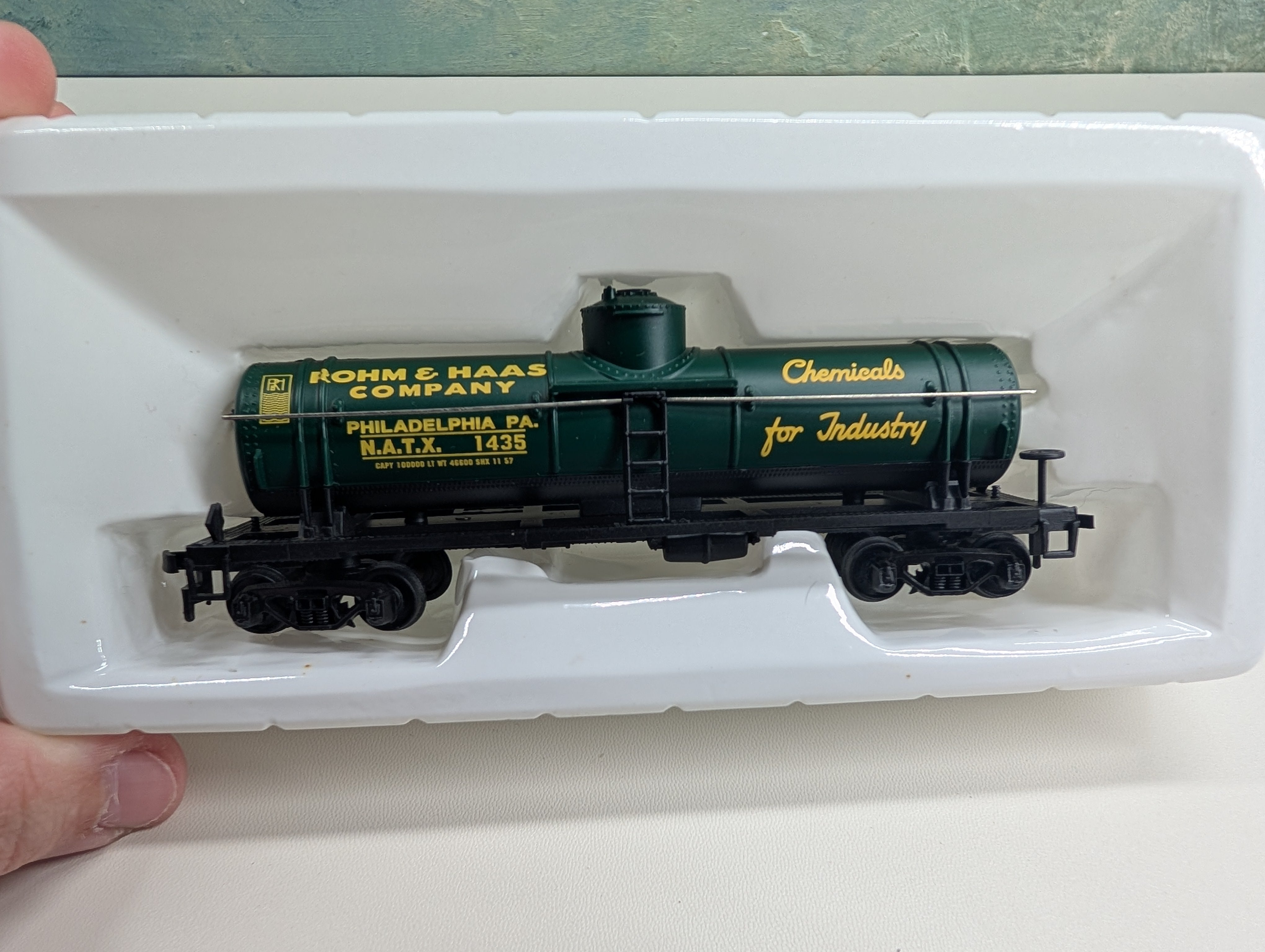 USED Mantua 732-535 HO Scale Heavy 35' Tank Car Rohm and Haas NATX #1435