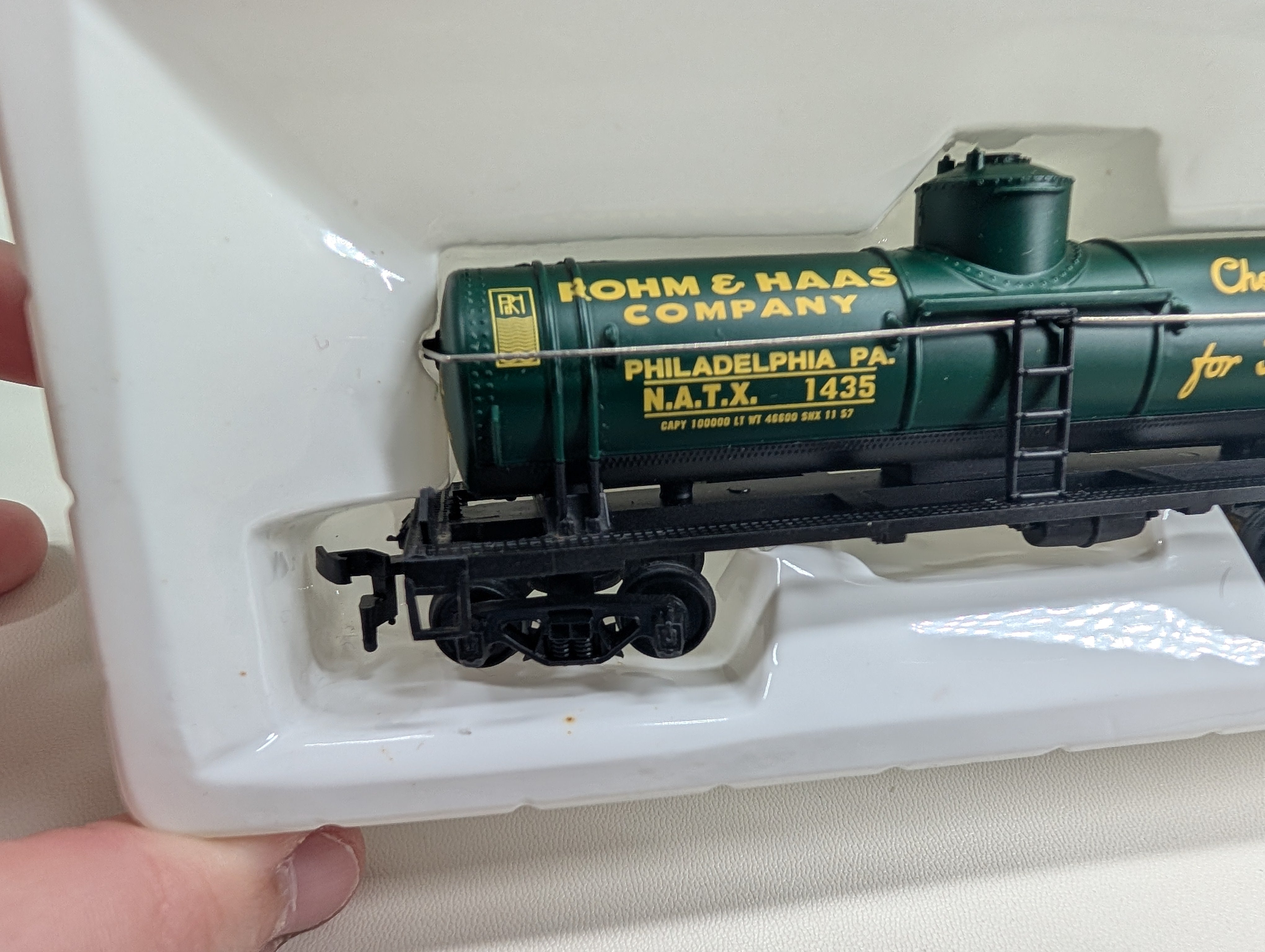 USED Mantua 732-535 HO Scale Heavy 35' Tank Car Rohm and Haas NATX #1435