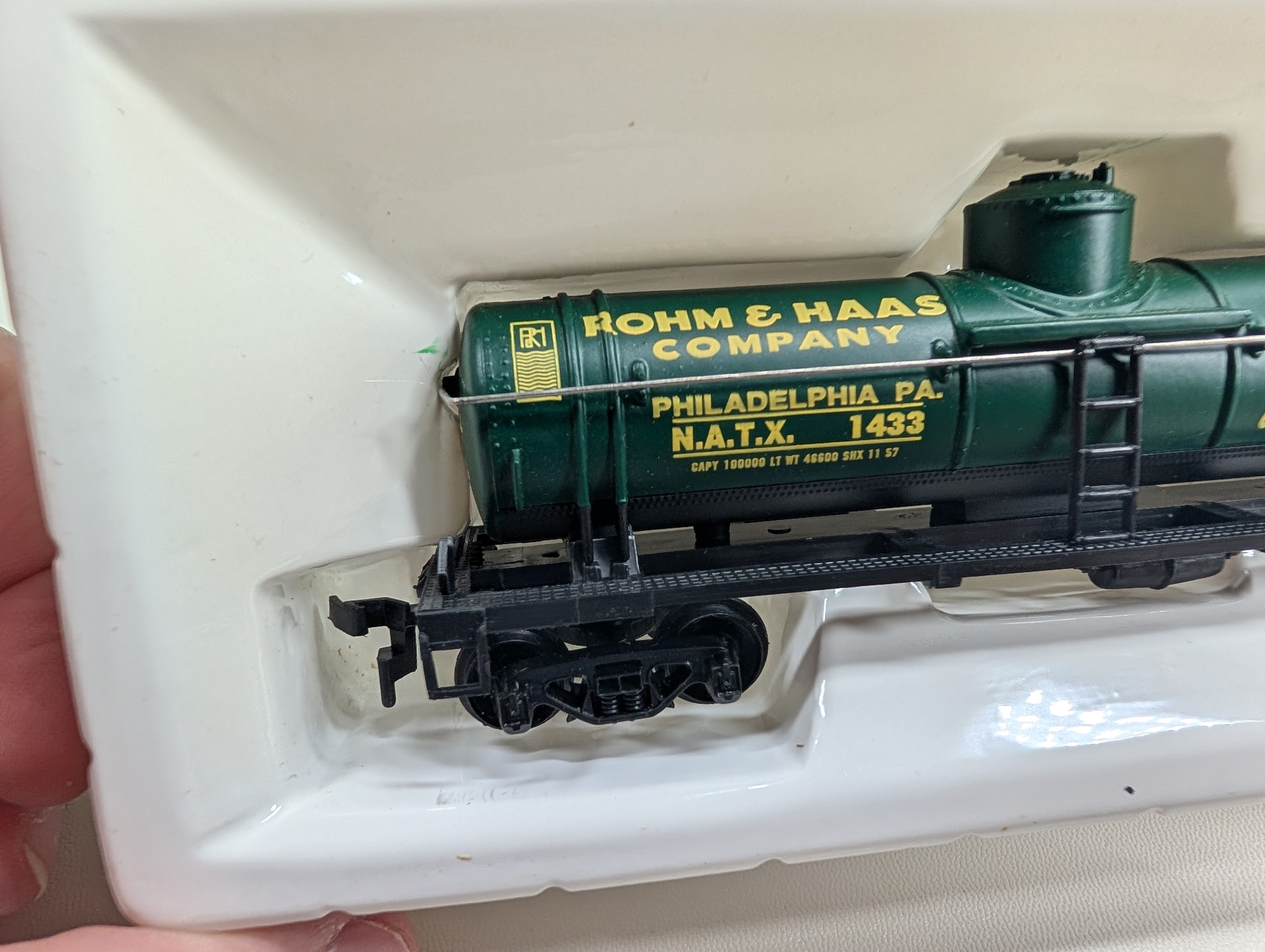 USED Mantua 732-235 HO Scale Heavy 35' Tank Car Rohm and Haas NATX #1433