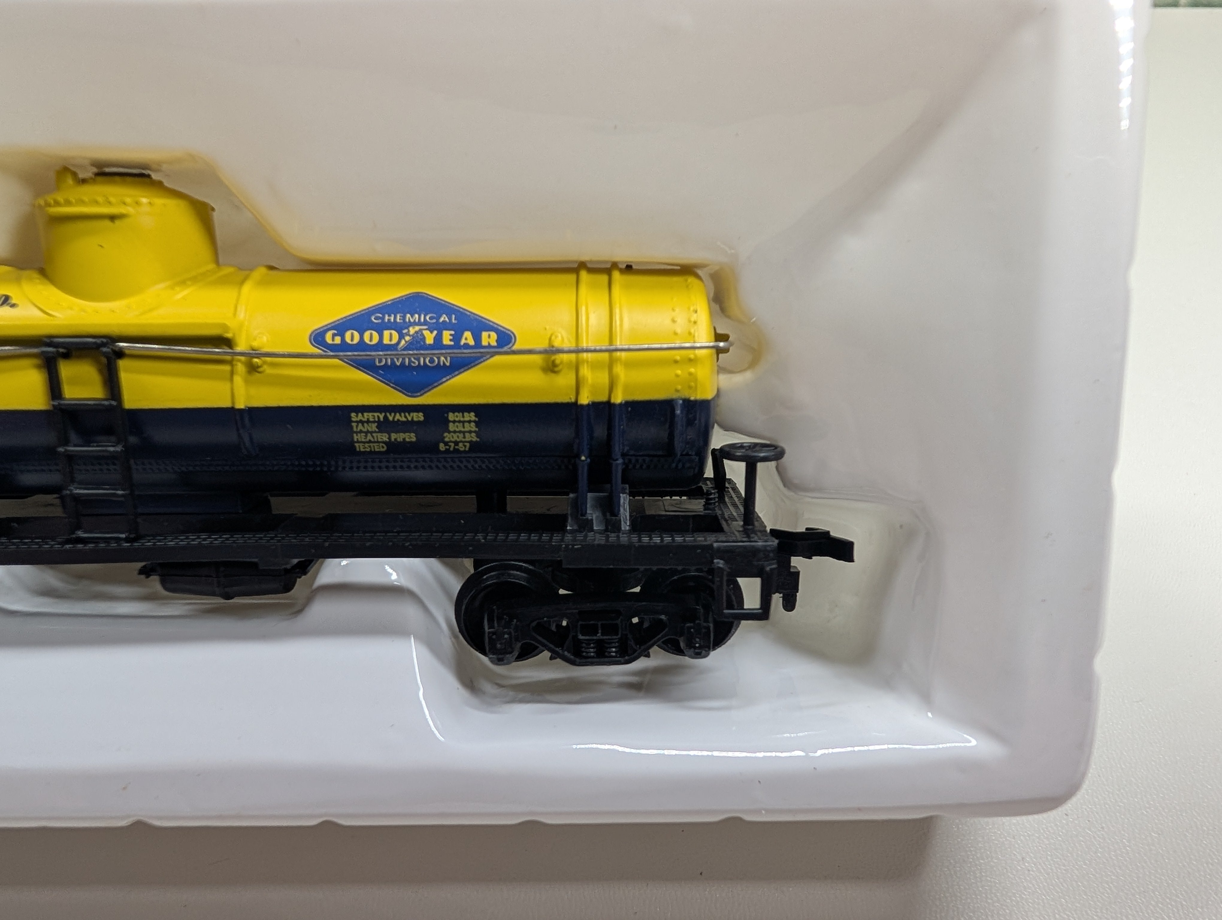 USED Mantua 732-247 HO Scale Single Dome Tank Car Goodyear UTLX #2596