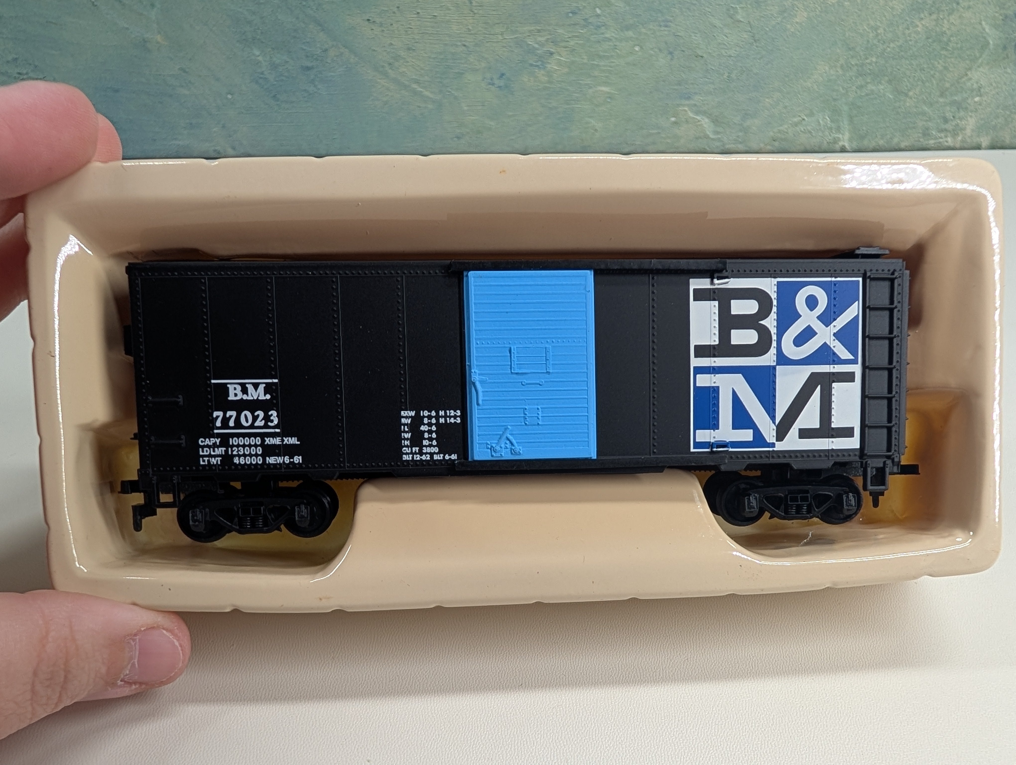 USED Mantua 734-530 HO Scale Heavy 41' Steel Box Car Boston and Maine BM #77023