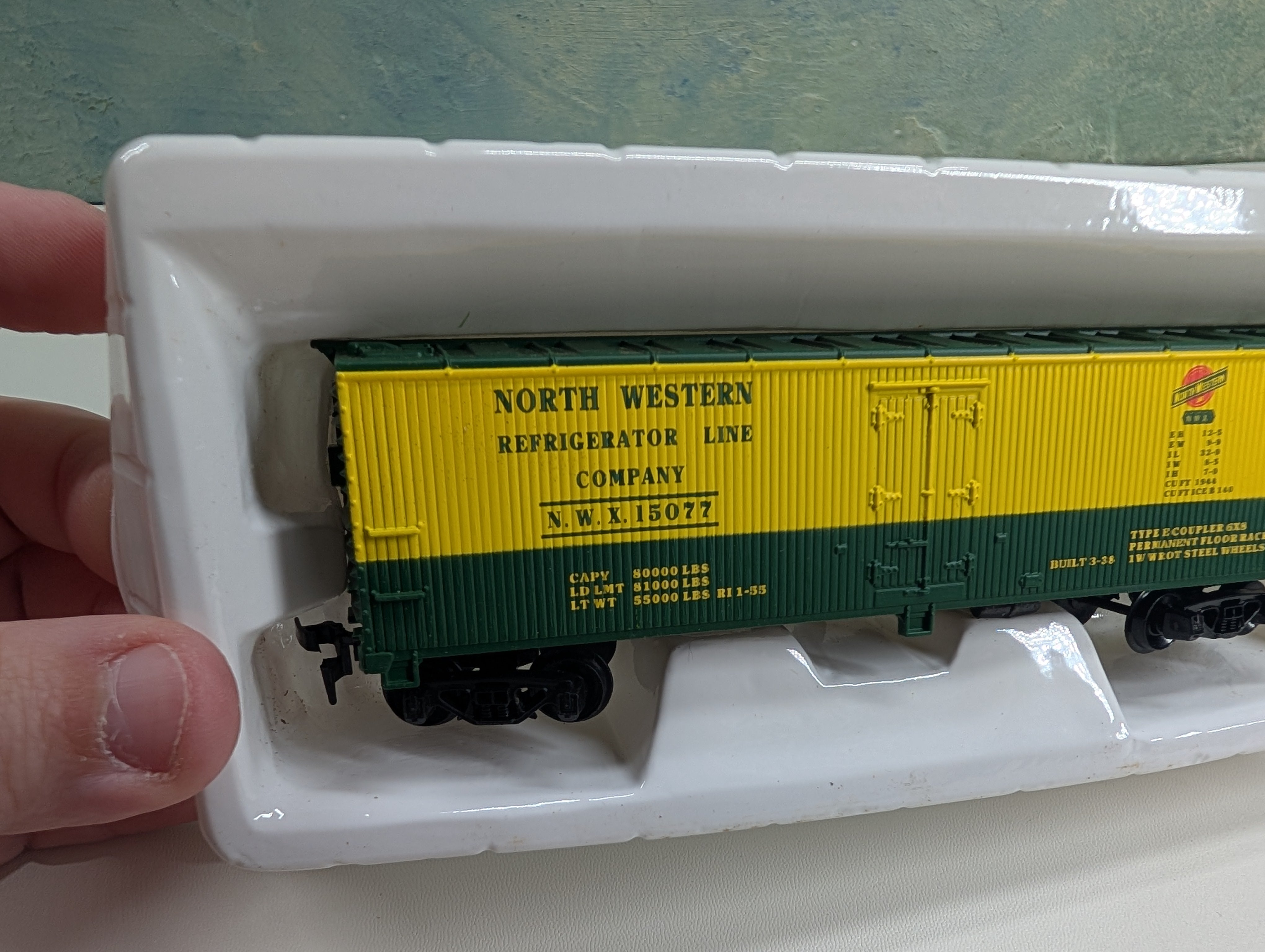 USED Mantua 739-181 HO Scale Heavy 40' Woodside Reefer Box Car North Western NWX #15077