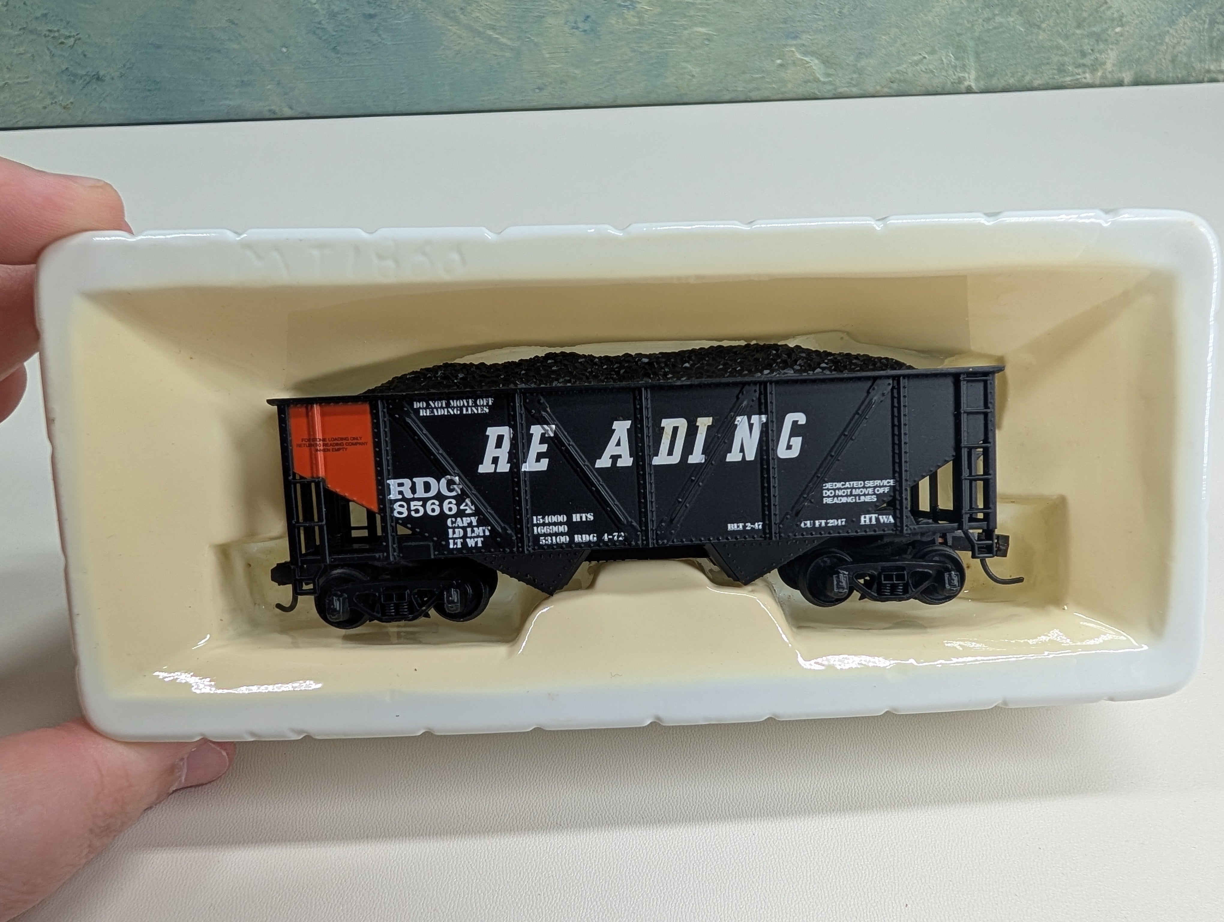 USED Mantua 729-621 HO Scale Heavy 32' Hopper Orange Panel Reading RDG #85664
