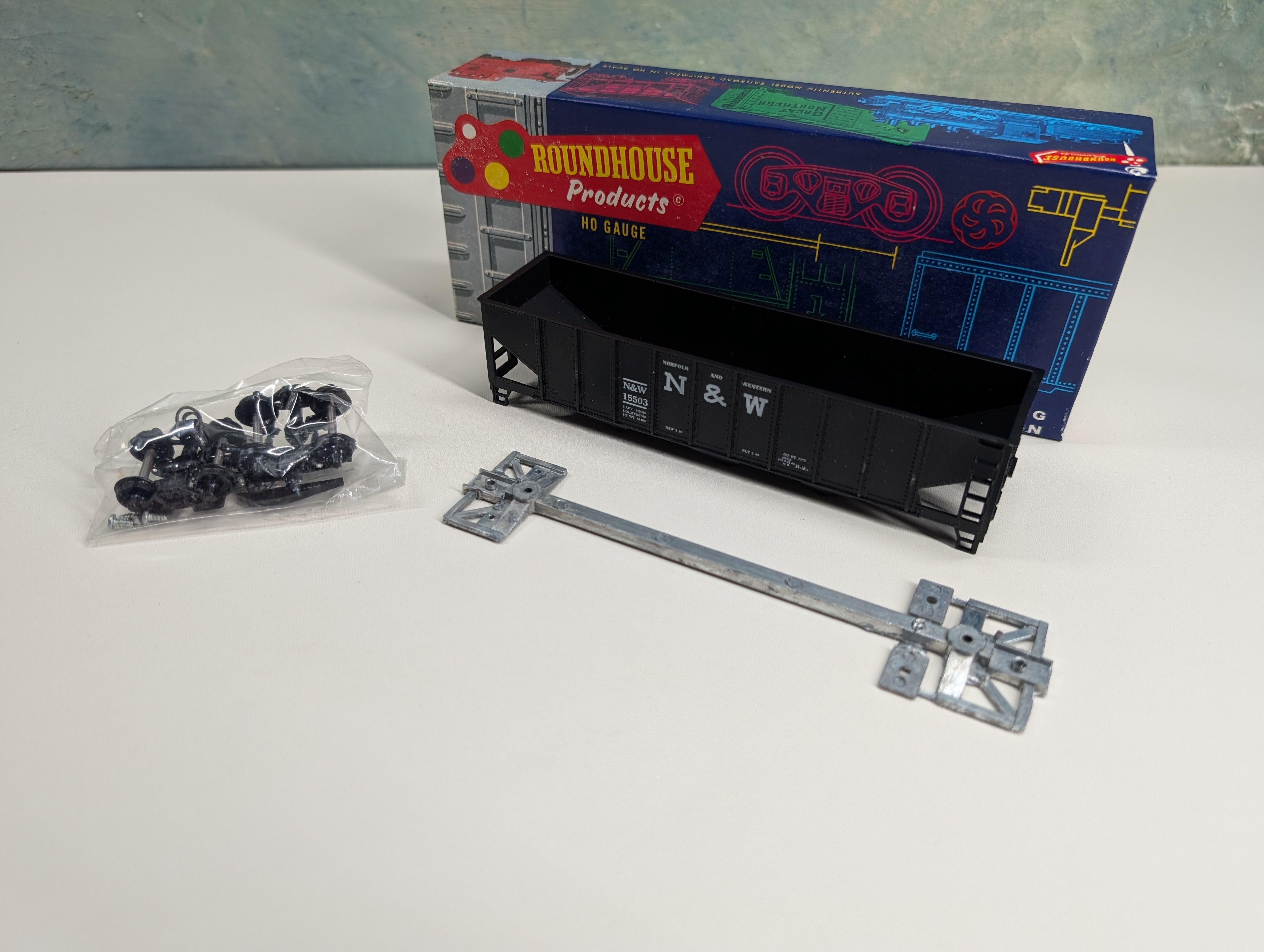 USED Roundhouse 3229 HO Scale 3 Bay Hopper Norfolk & Western N&W #15503 KIT