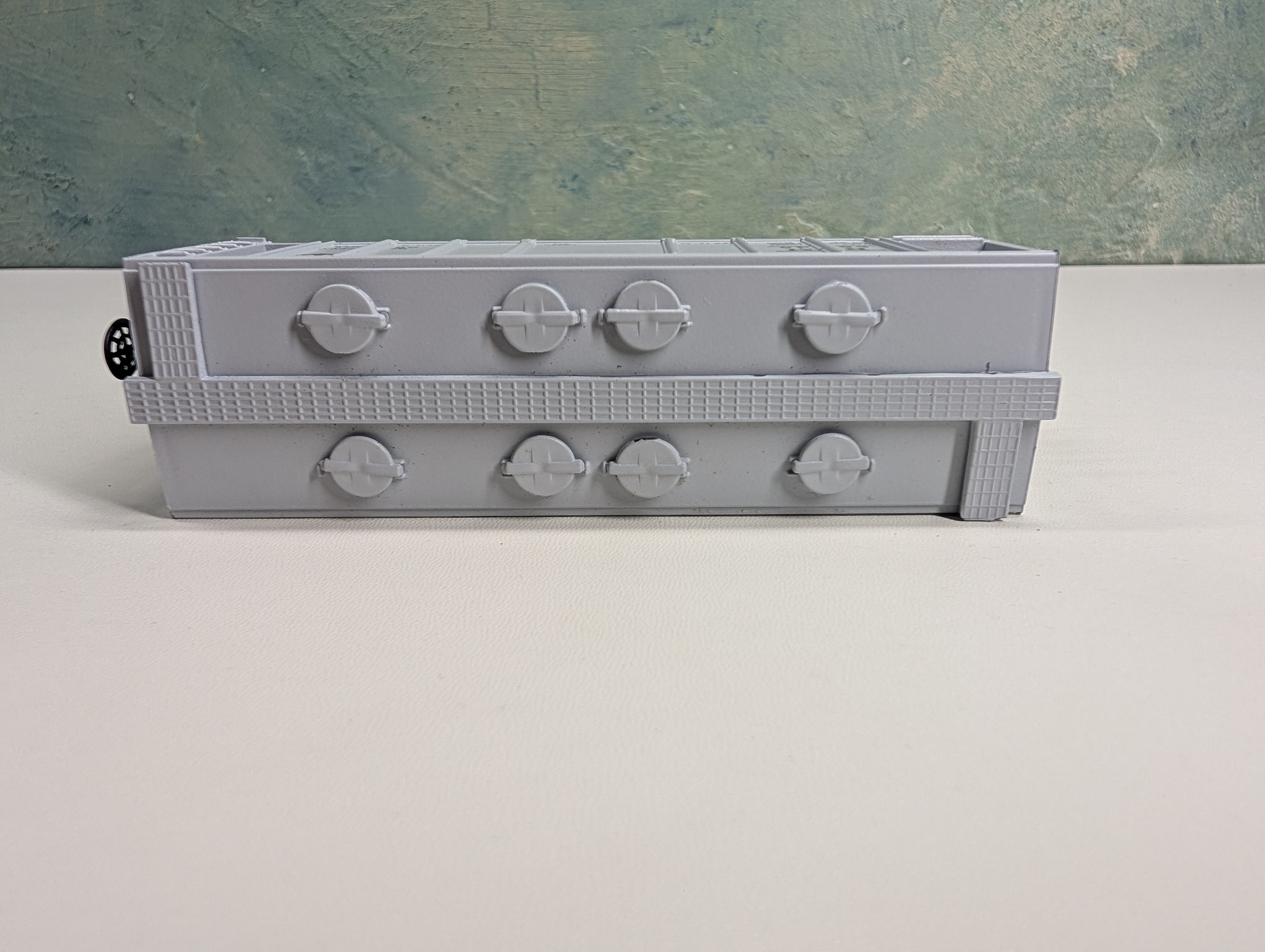 USED Roundhouse 4939 HO Scale 2 Bay Covered Hopper Boston and Maine BM #5538 Bev-Bel