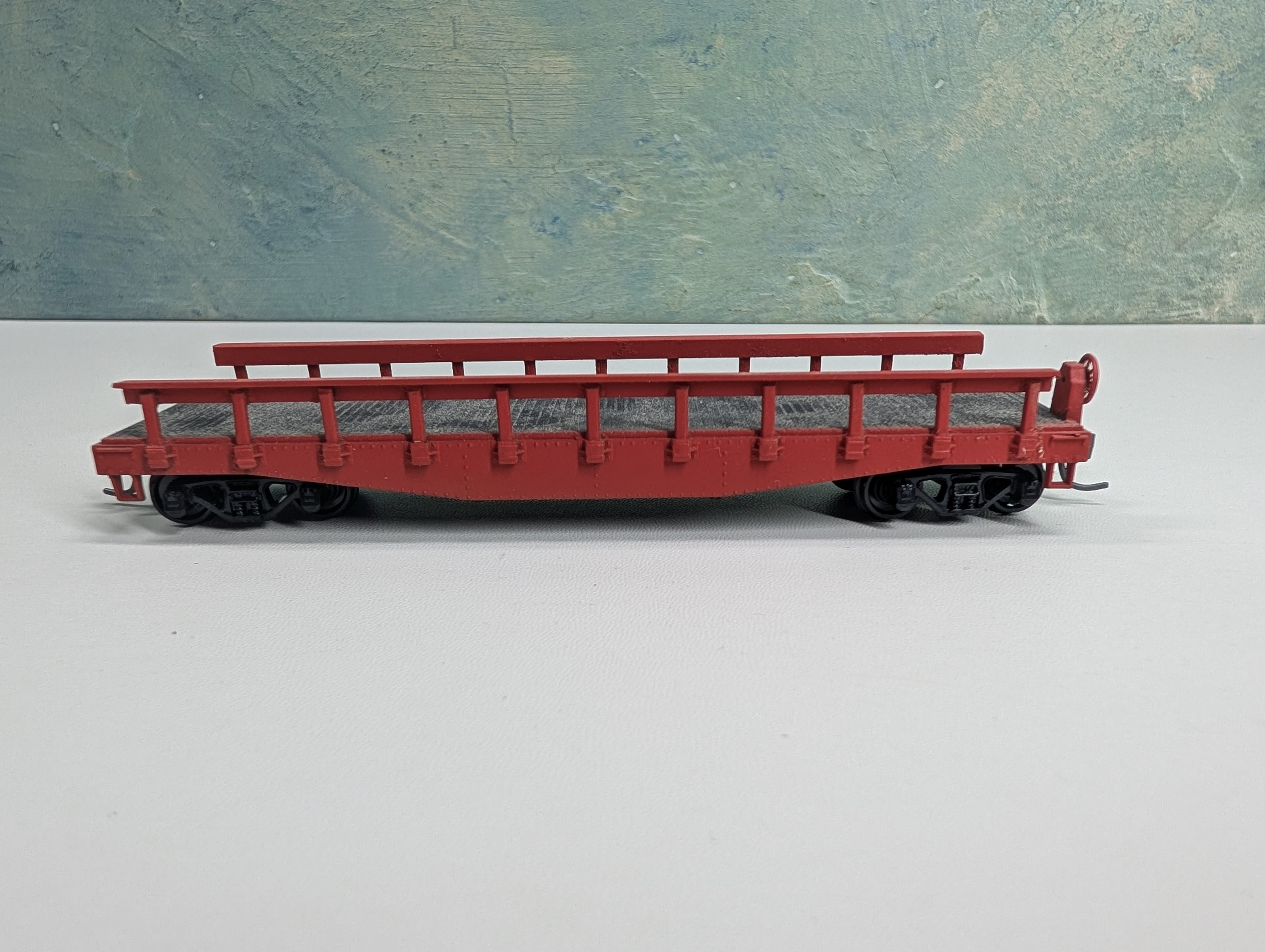USED Athearn HO Scale Red 40' Flat Car w/ Stakes