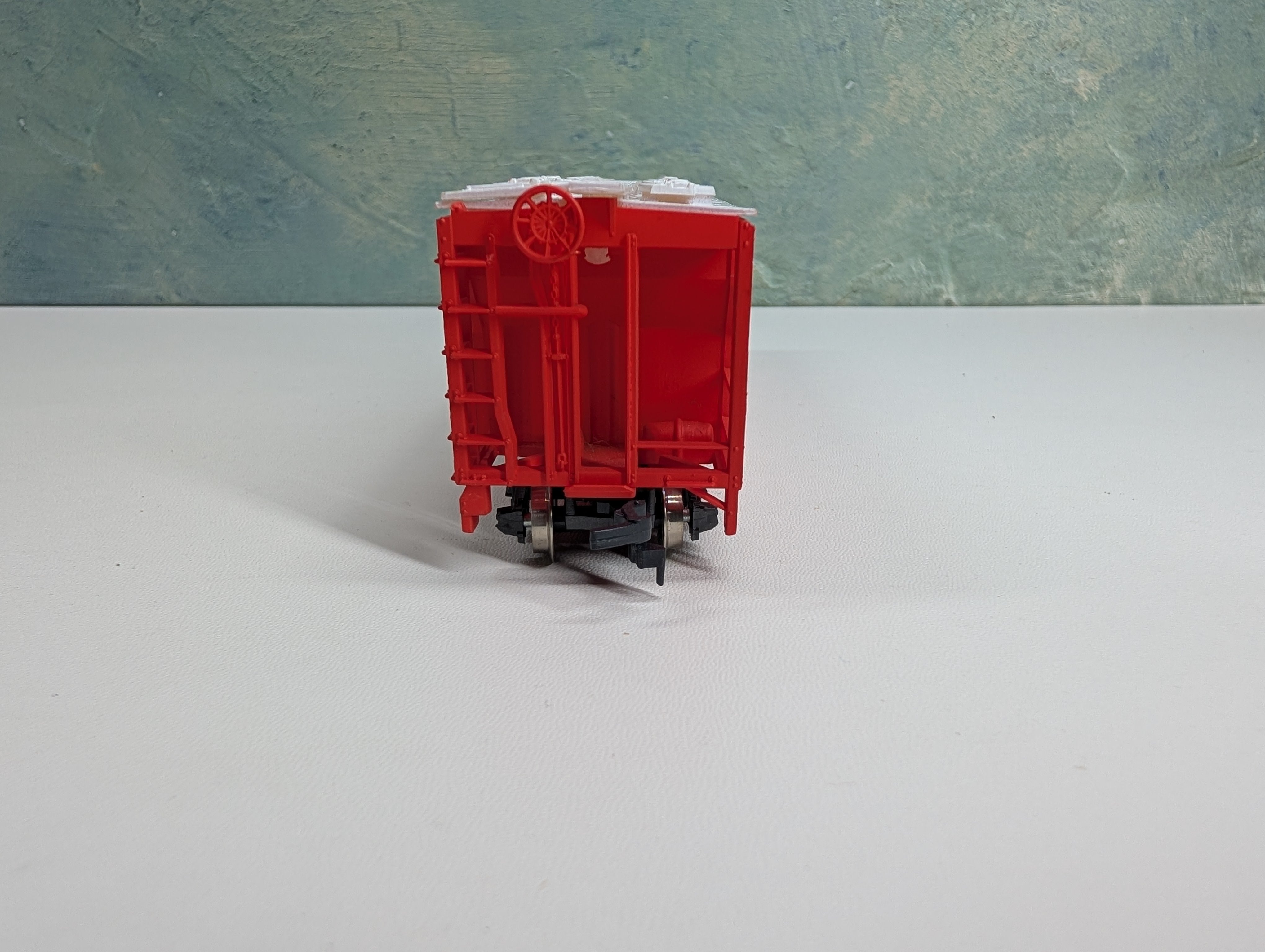 USED HO Scale 3 Bay Covered Hopper Bakelite Plastics UCPX #30021 Union Carbide