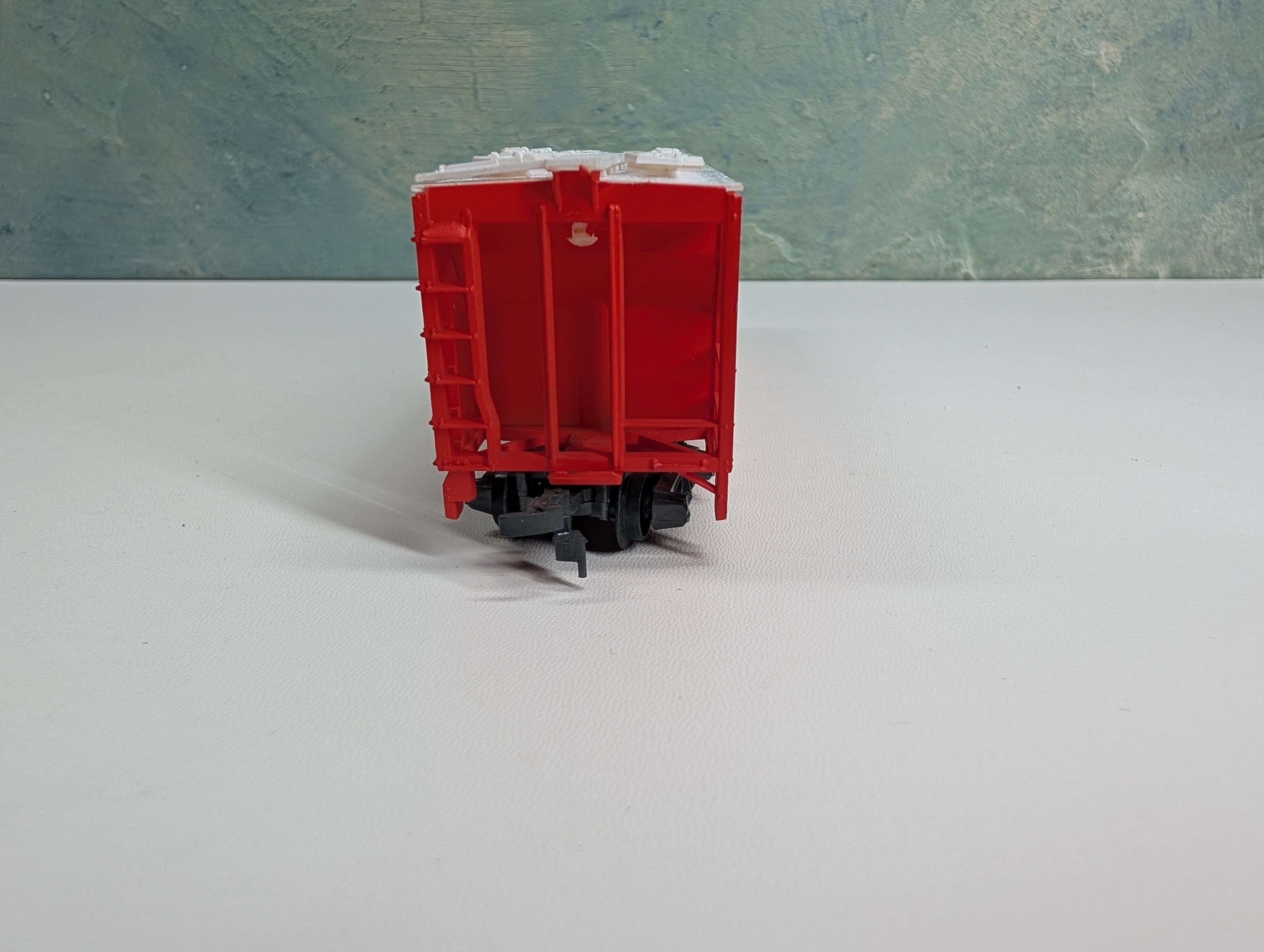 USED HO Scale 3 Bay Covered Hopper Bakelite Plastics UCPX #30021 Union Carbide