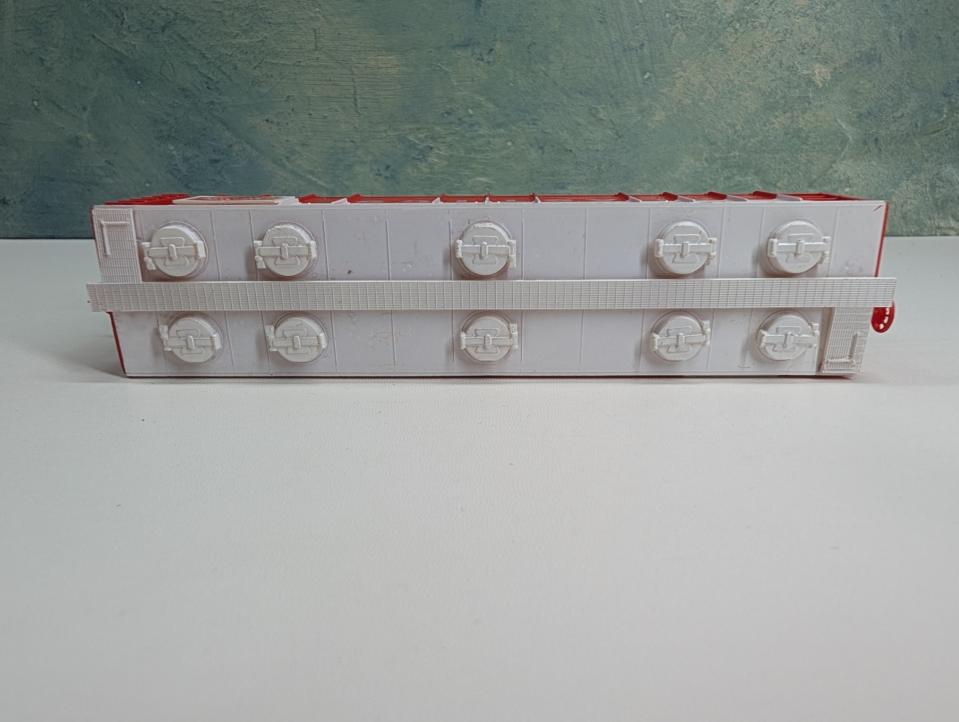 USED HO Scale 3 Bay Covered Hopper Bakelite Plastics UCPX #30021 Union Carbide