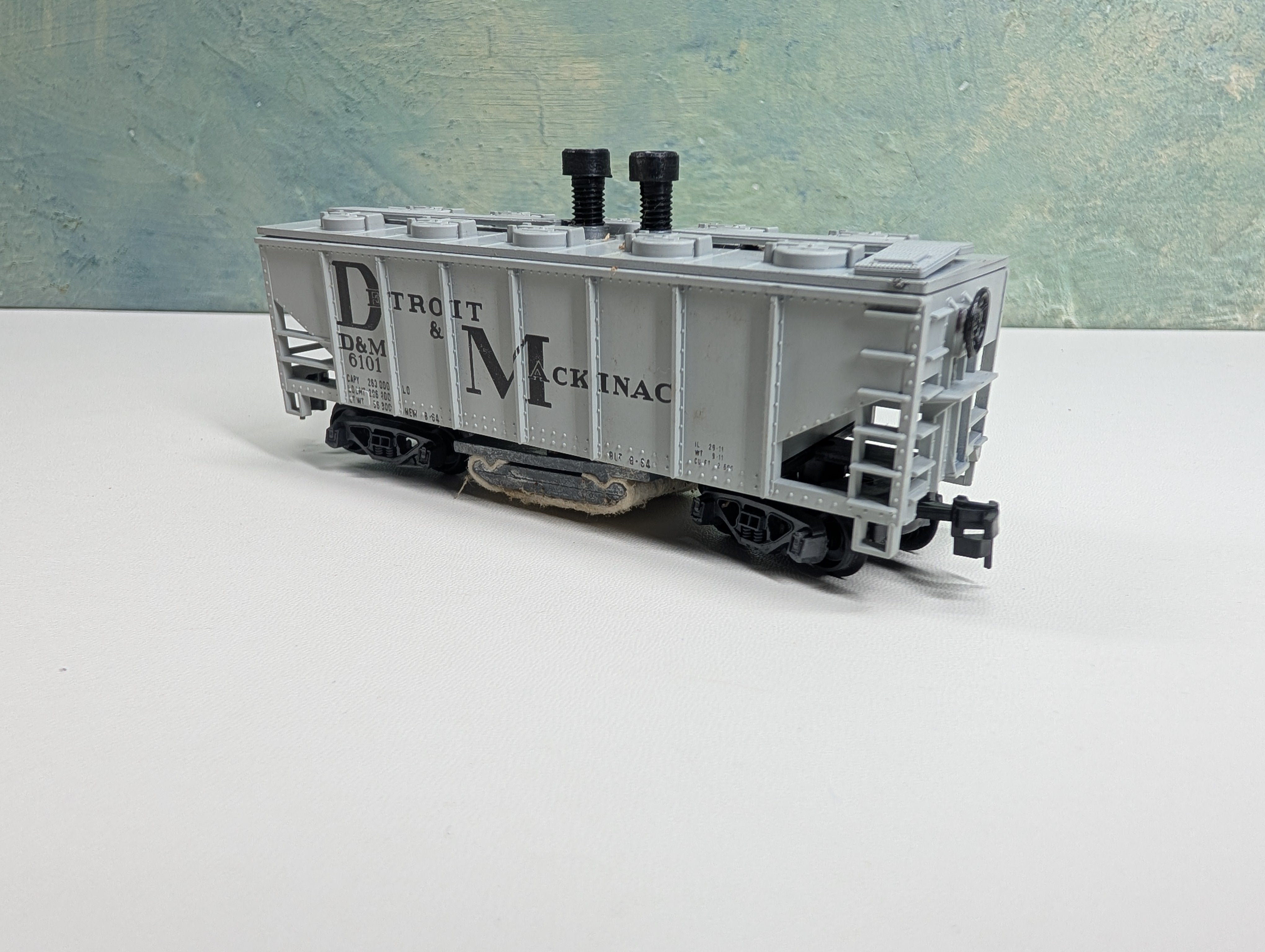 USED HO Scale Track Cleaning Covered Hopper Detroit & Mackinac D&M #6101