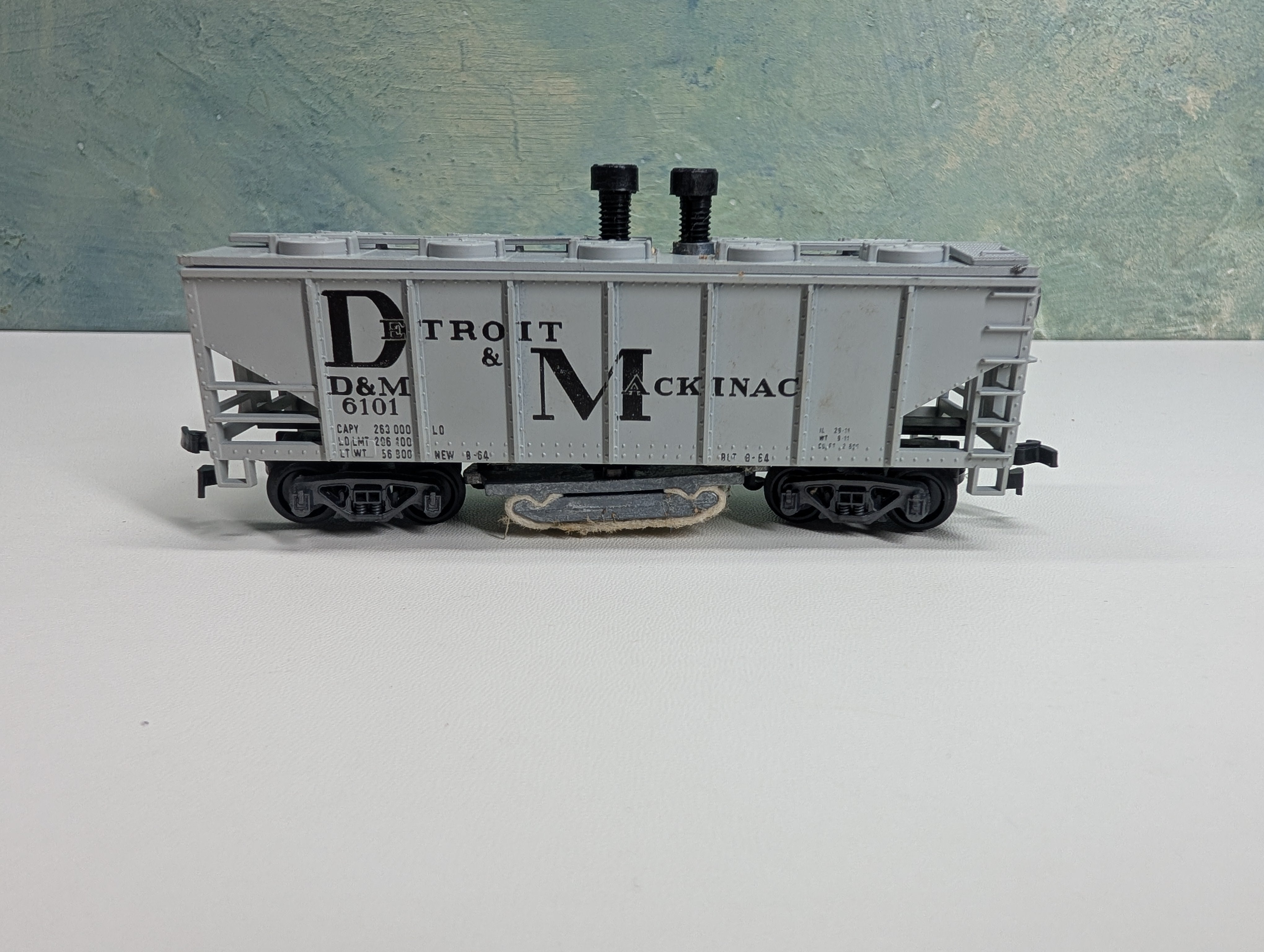 USED HO Scale Track Cleaning Covered Hopper Detroit & Mackinac D&M #6101