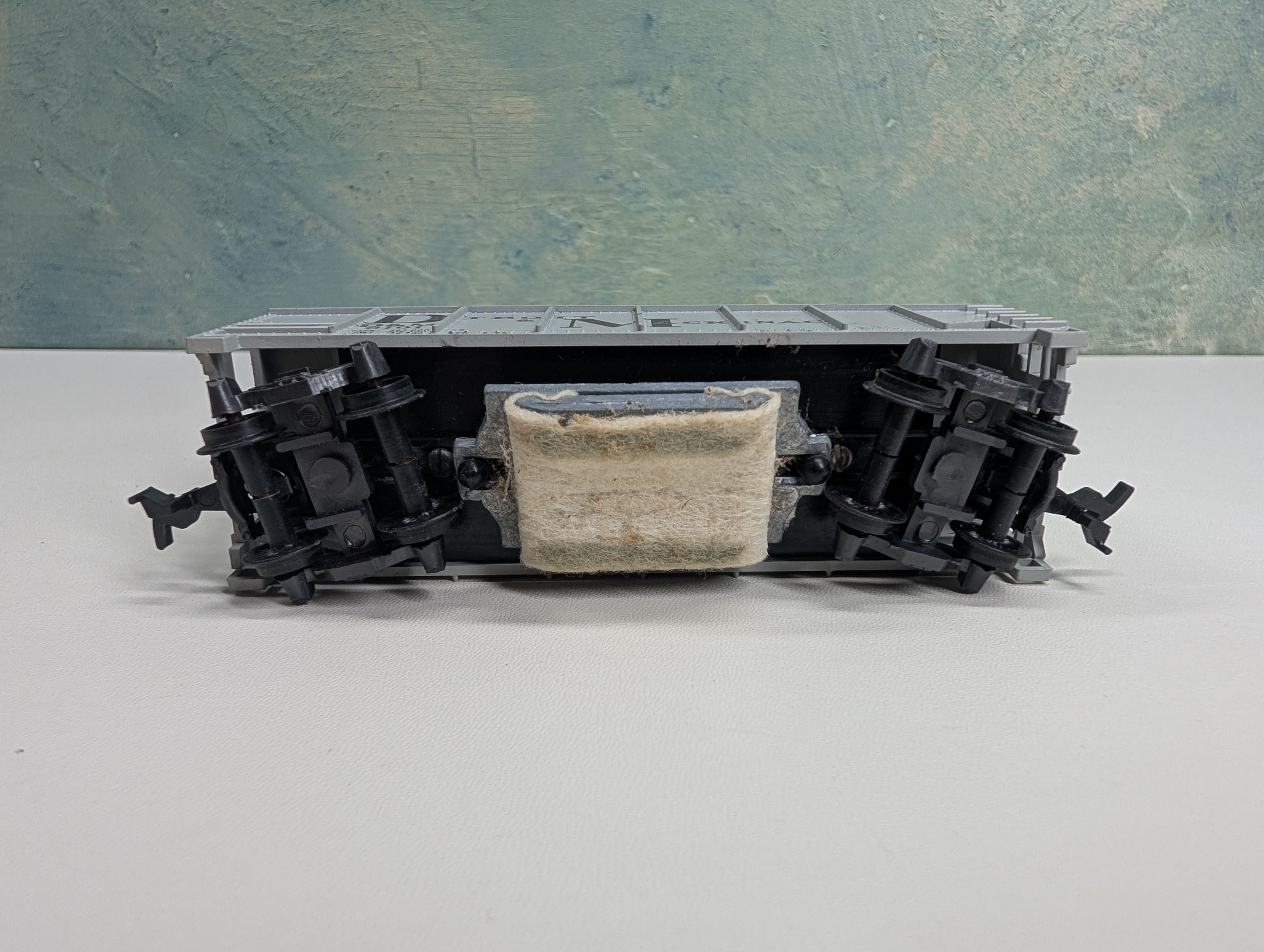 USED HO Scale Track Cleaning Covered Hopper Detroit & Mackinac D&M #6101
