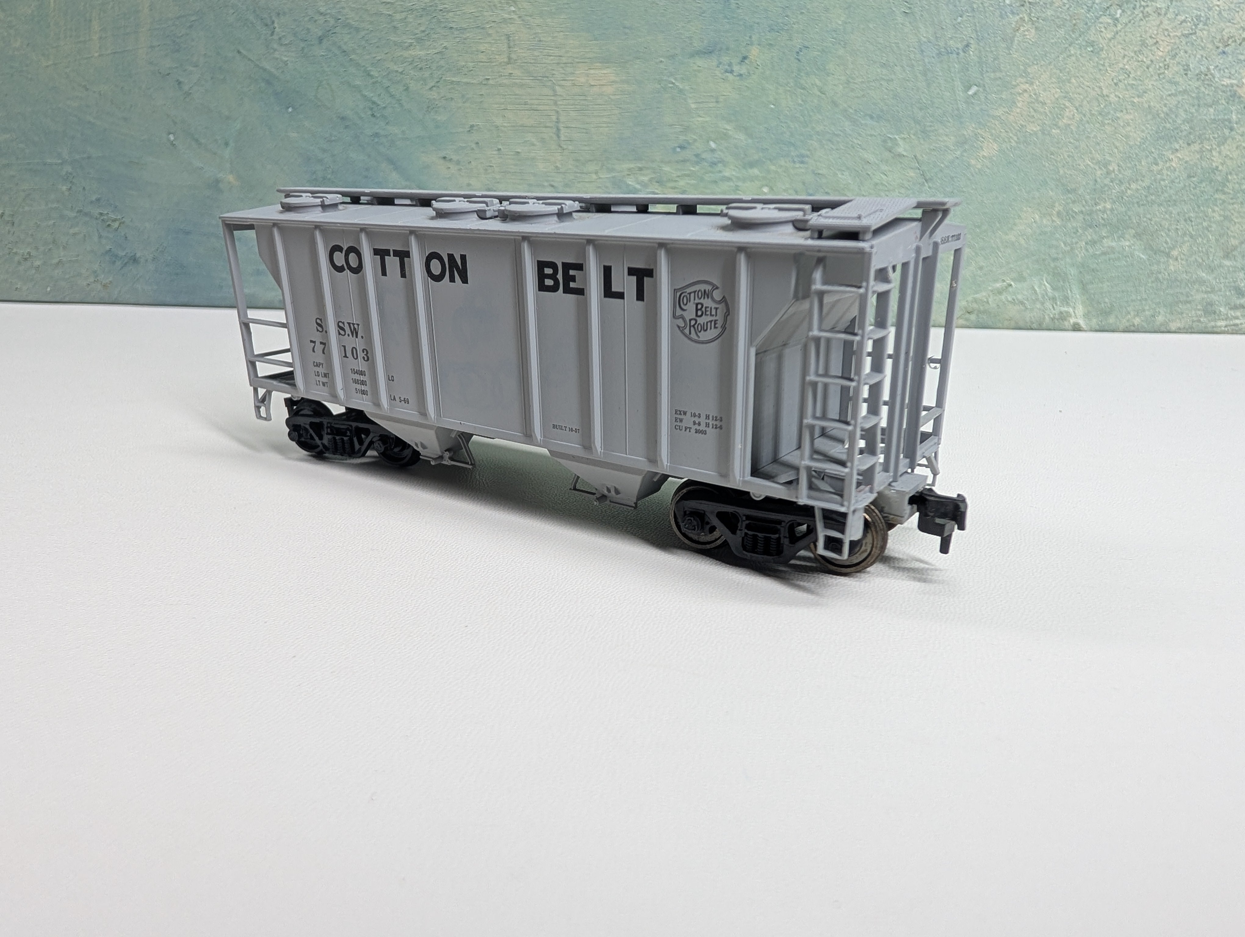 USED Atlas HO Scale 2 Bay Covered Hopper Cotton Belt SSW #77103