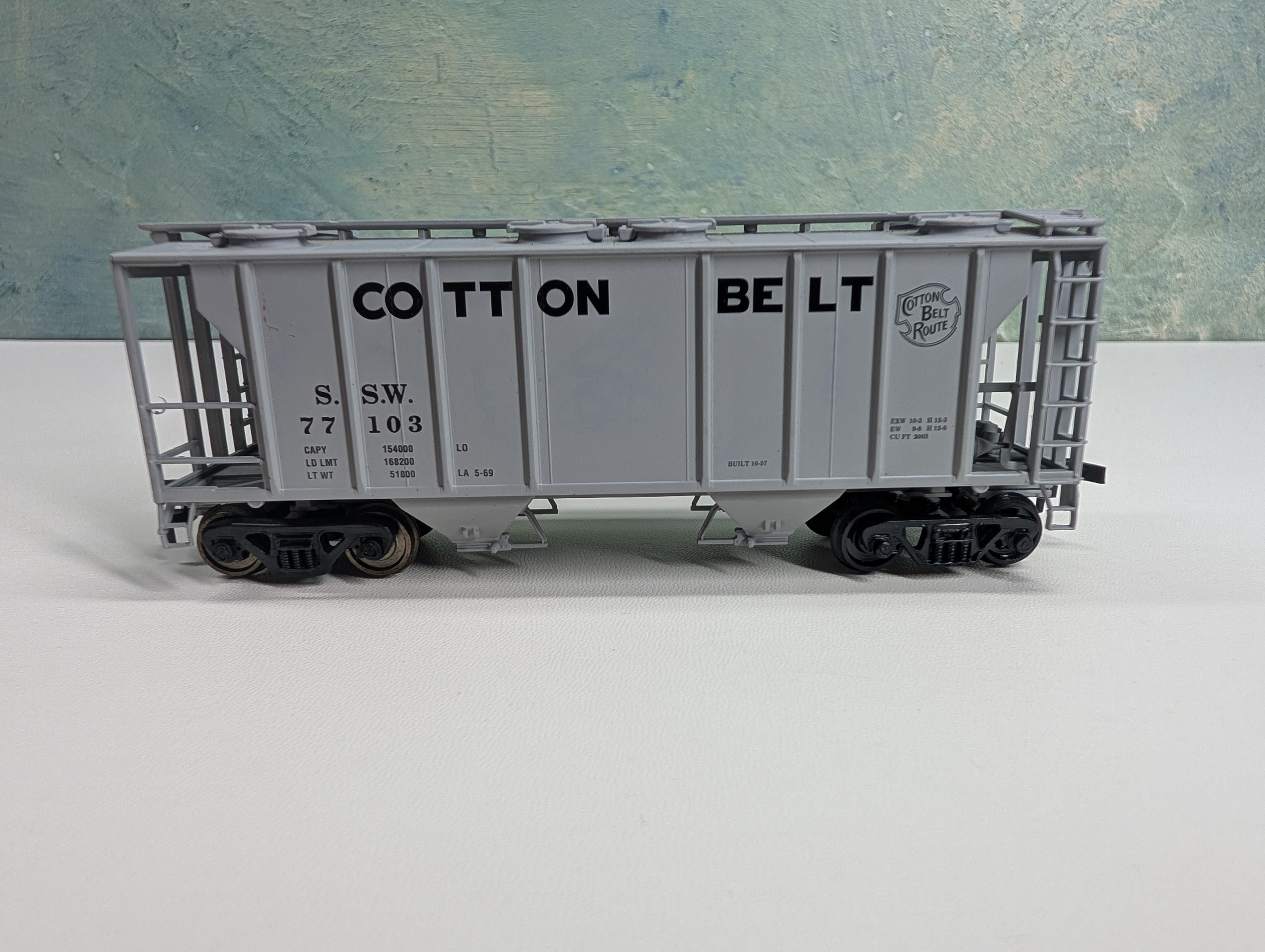 USED Atlas HO Scale 2 Bay Covered Hopper Cotton Belt SSW #77103