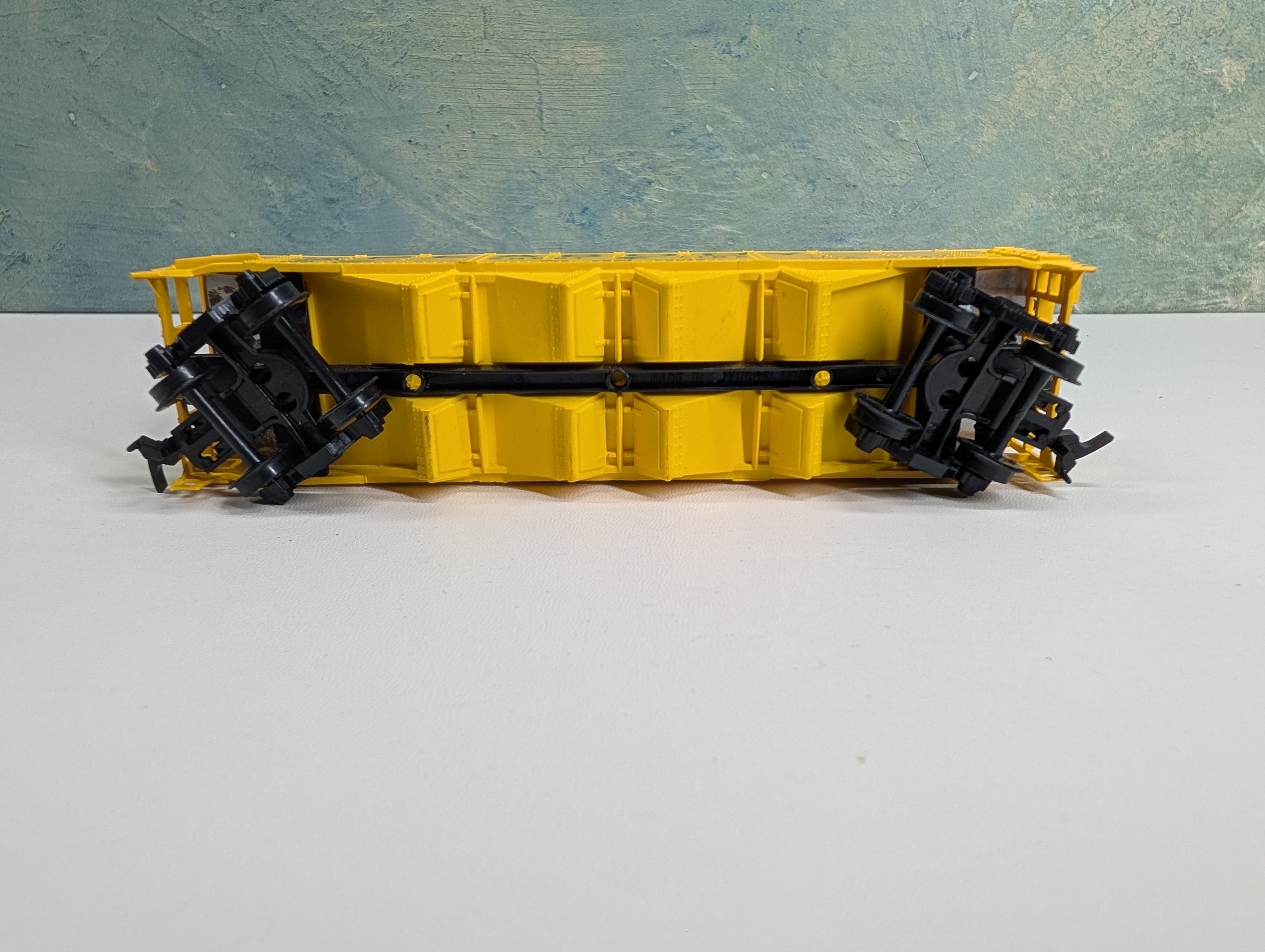 USED Model Power HO Scale Quad Hopper Peabody PSL #6671 w/ Rock Load
