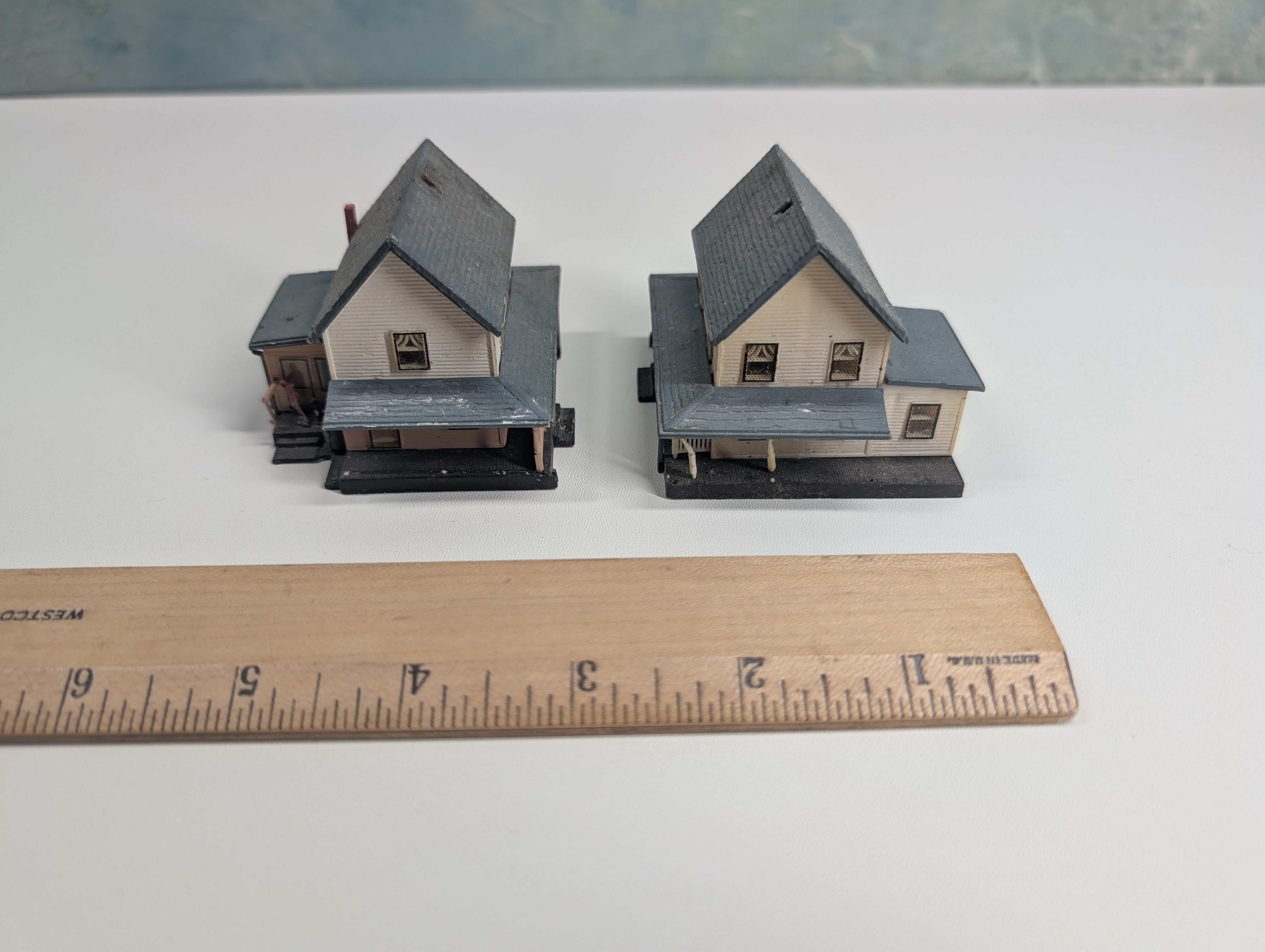 USED Bachmann N Scale Lot of 2 Houses (2 pcs)
