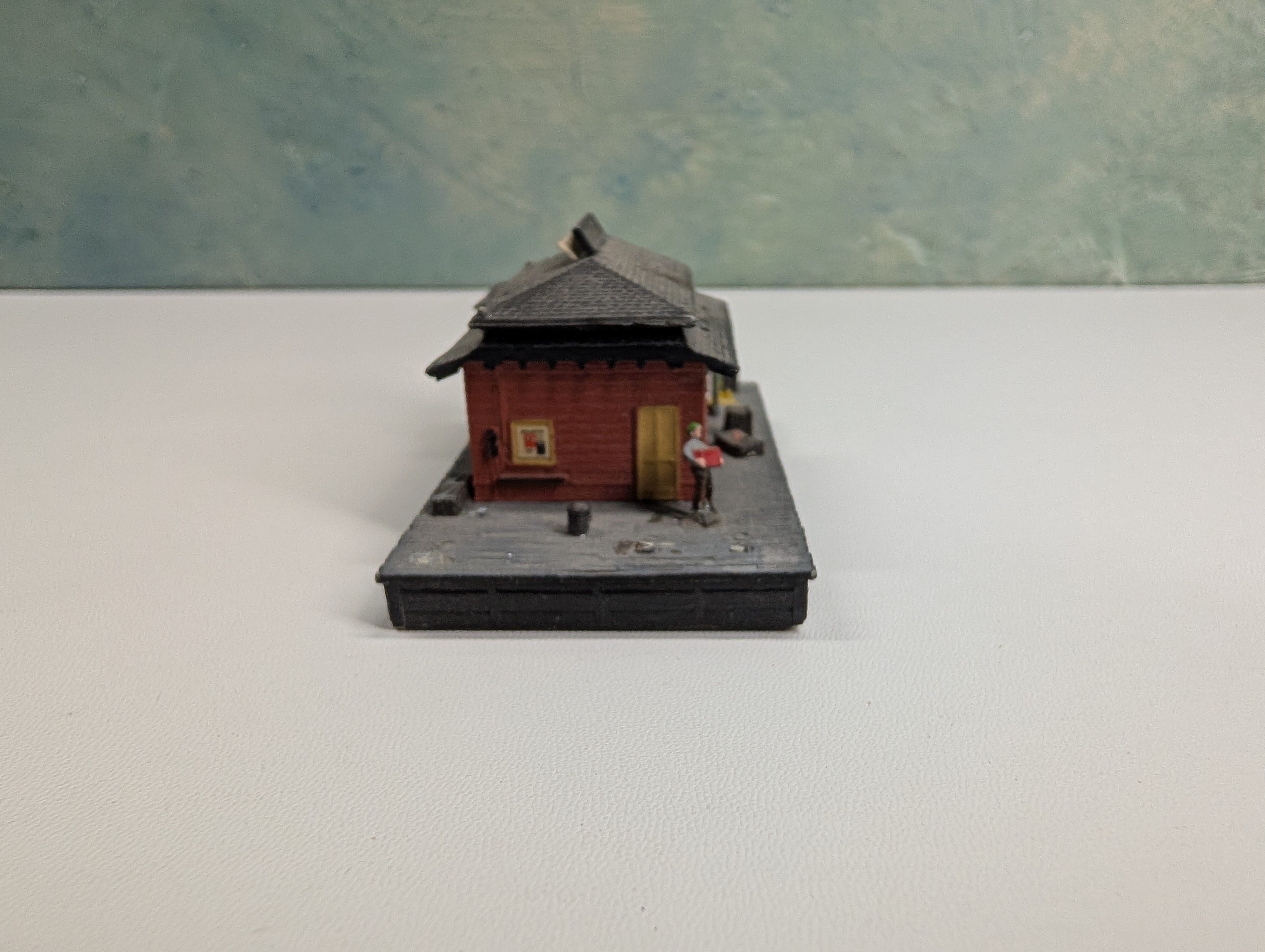 USED Bachmann N Scale Old Time Freight Station