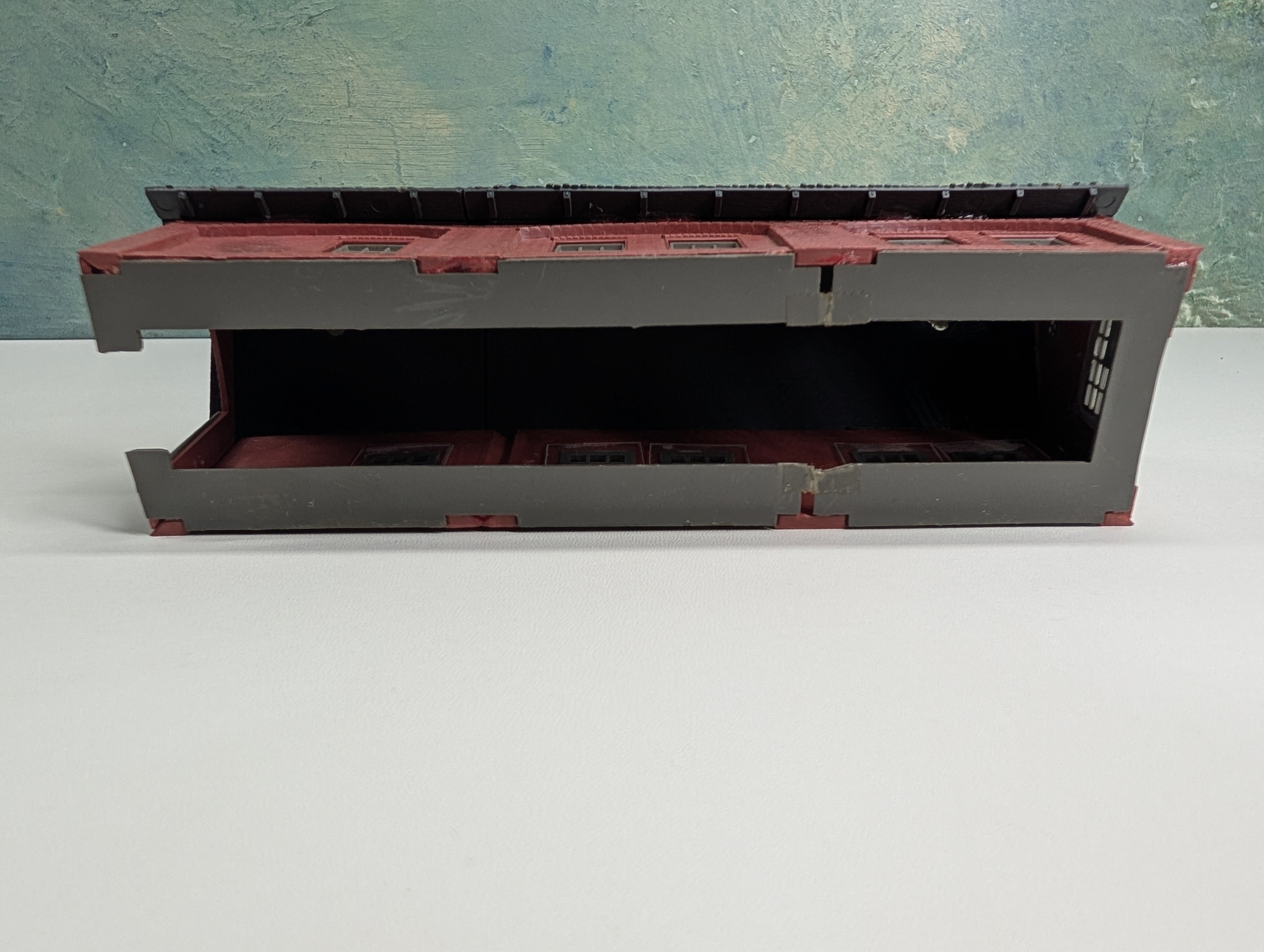 USED N Scale Single Stall Engine House, Brick