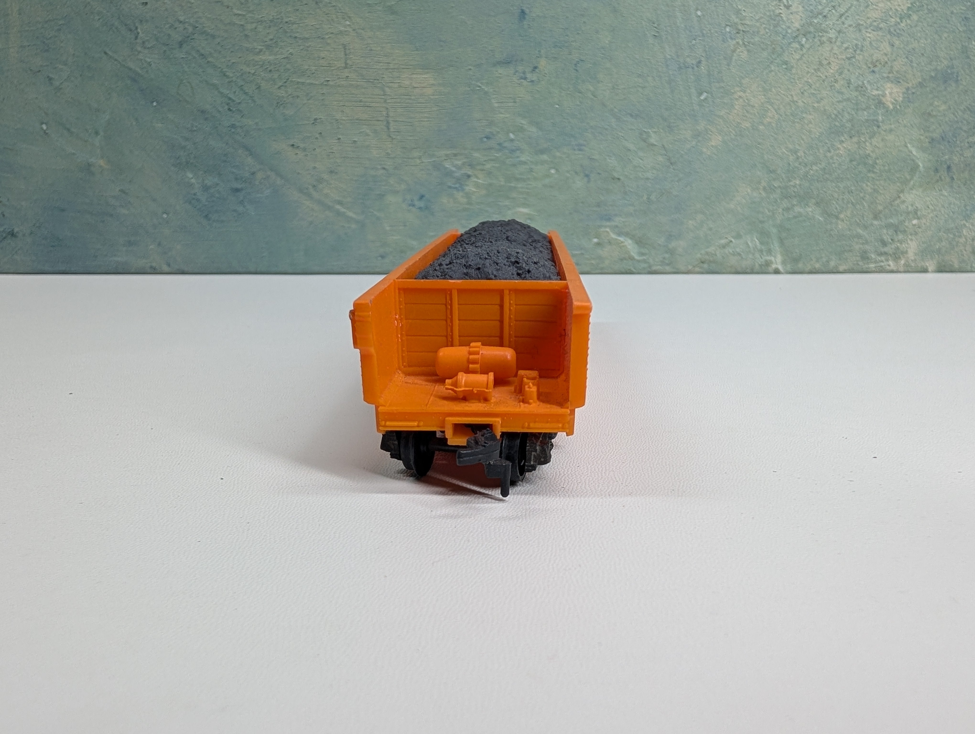 USED TRU SCALE HO Scale MOW Orange Ballast Car w/ Load MW #139