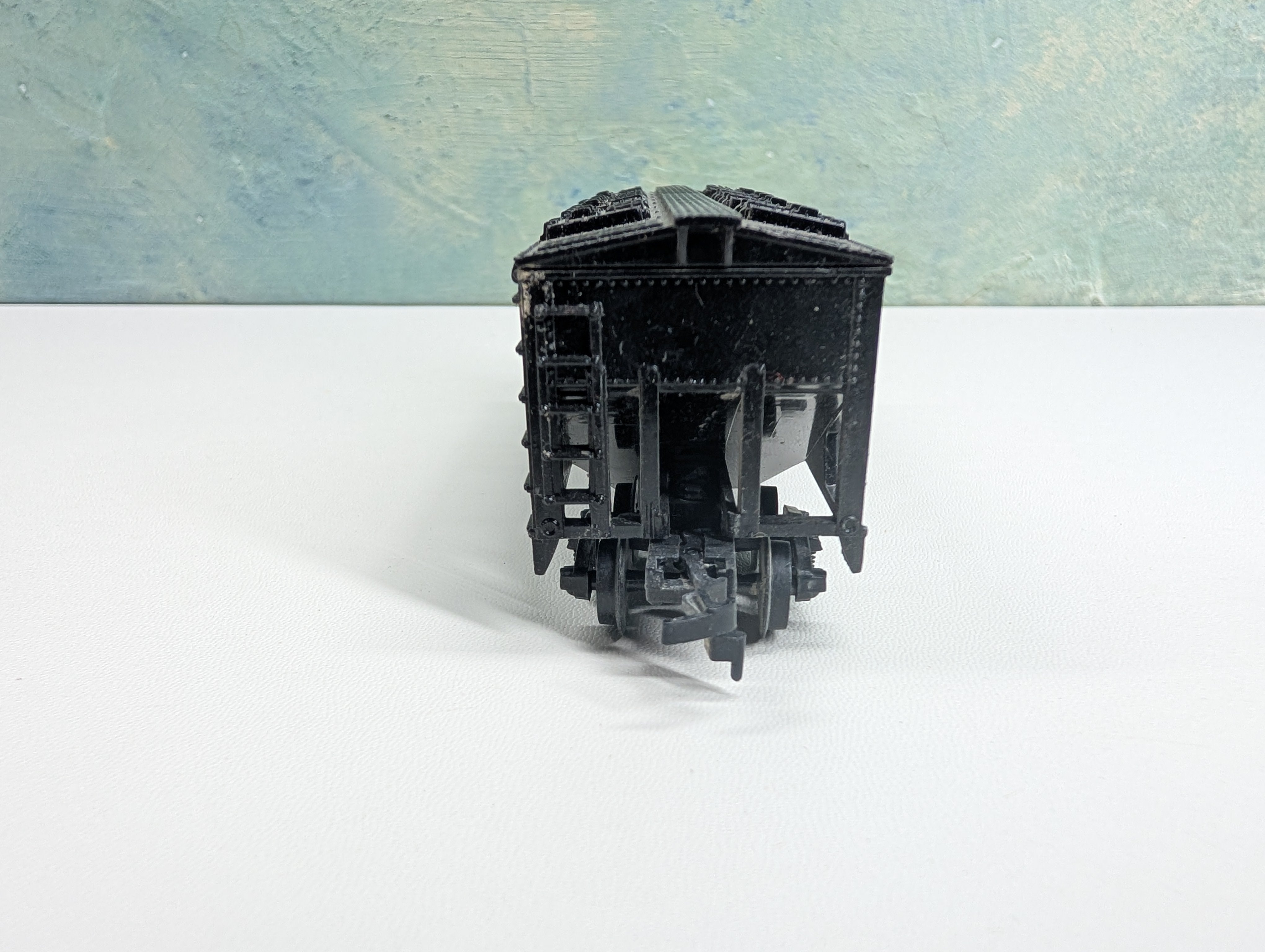 USED Life-Like HO Scale 2 Bay Covered Hopper Erie #21100