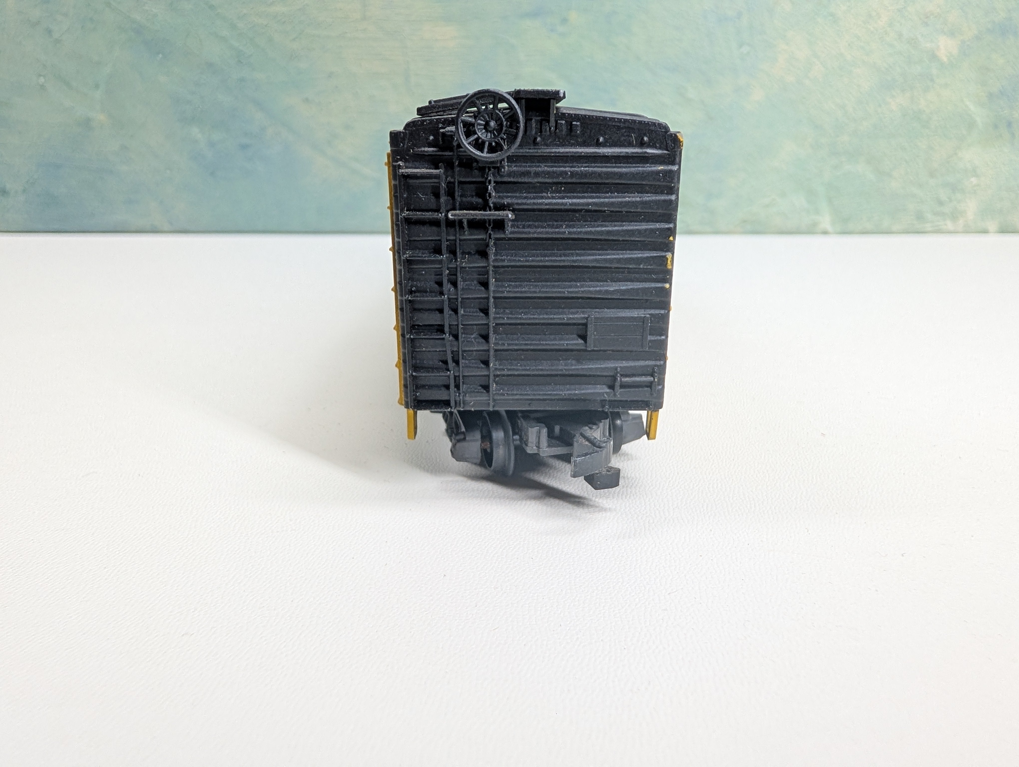 USED AHM HO Scale 40' Box Car Green Bay and Western GBW #940