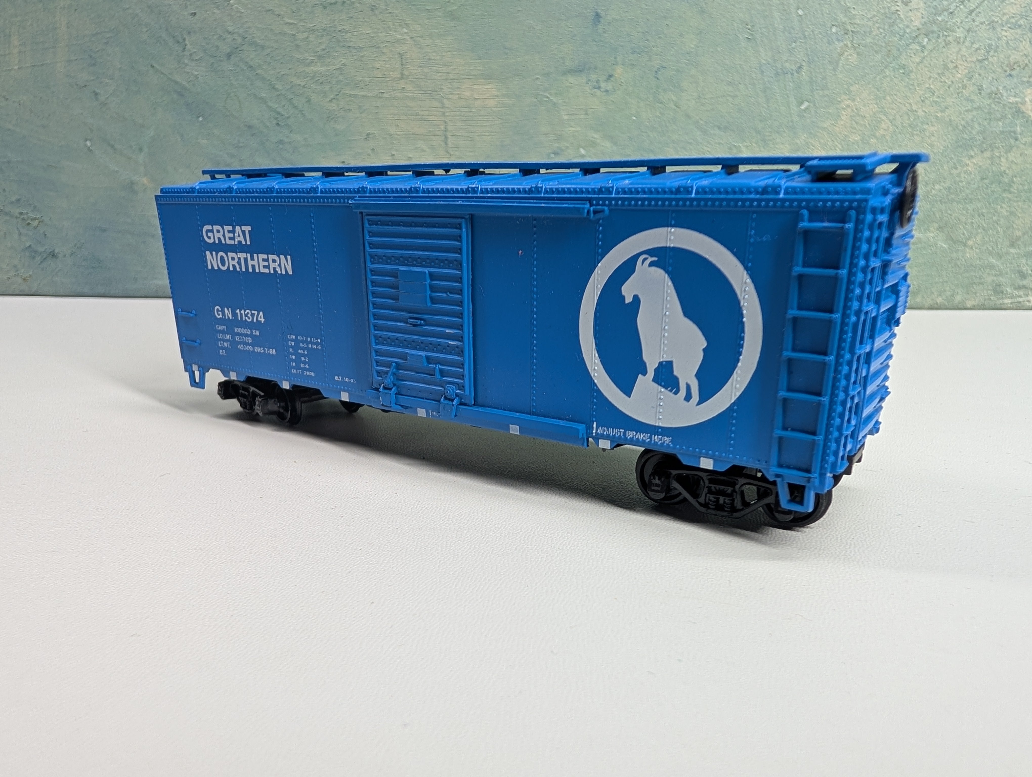 USED Athearn HO Scale 40' Box Car Great Northern GN #11374
