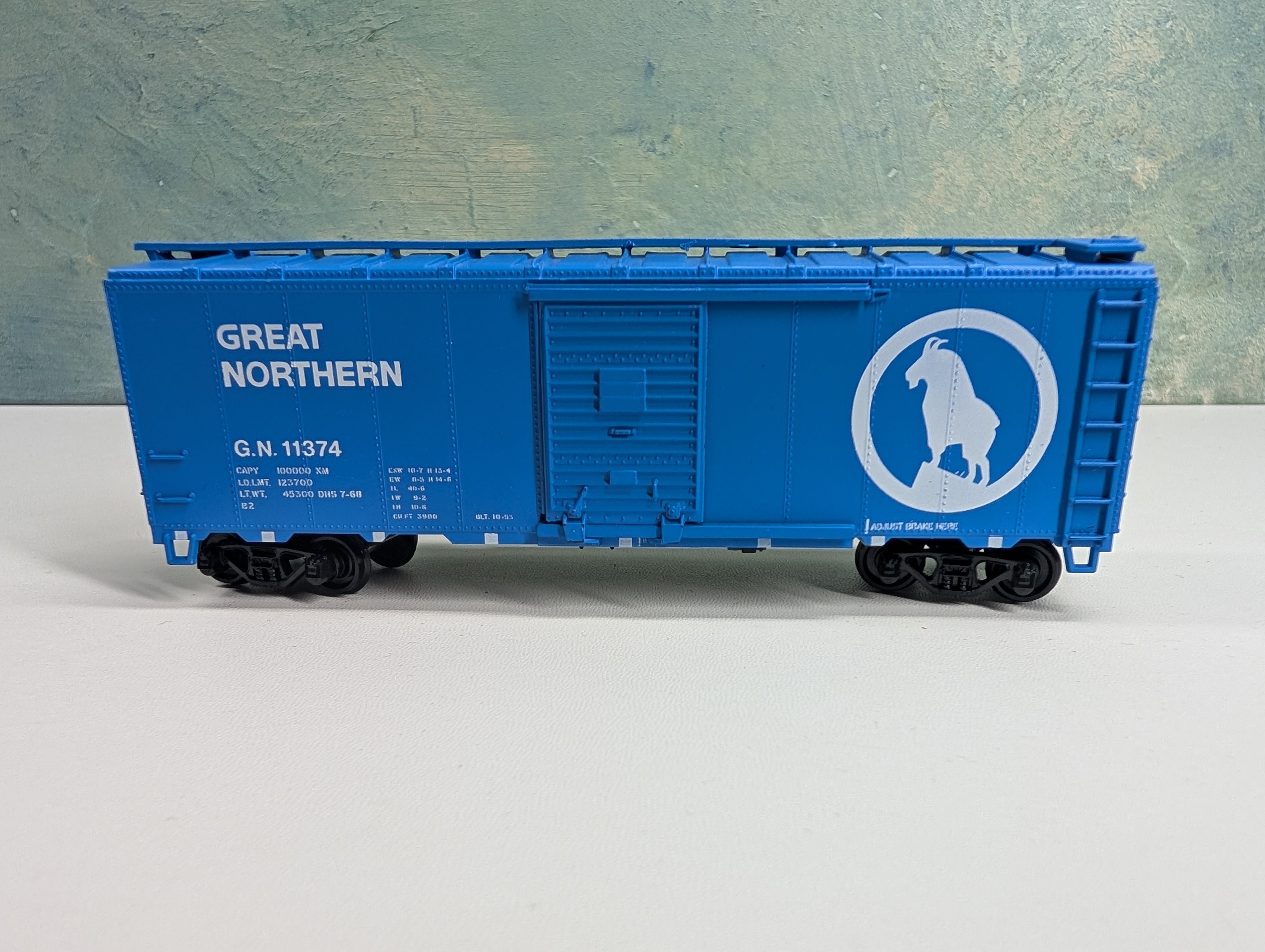 USED Athearn HO Scale 40' Box Car Great Northern GN #11374