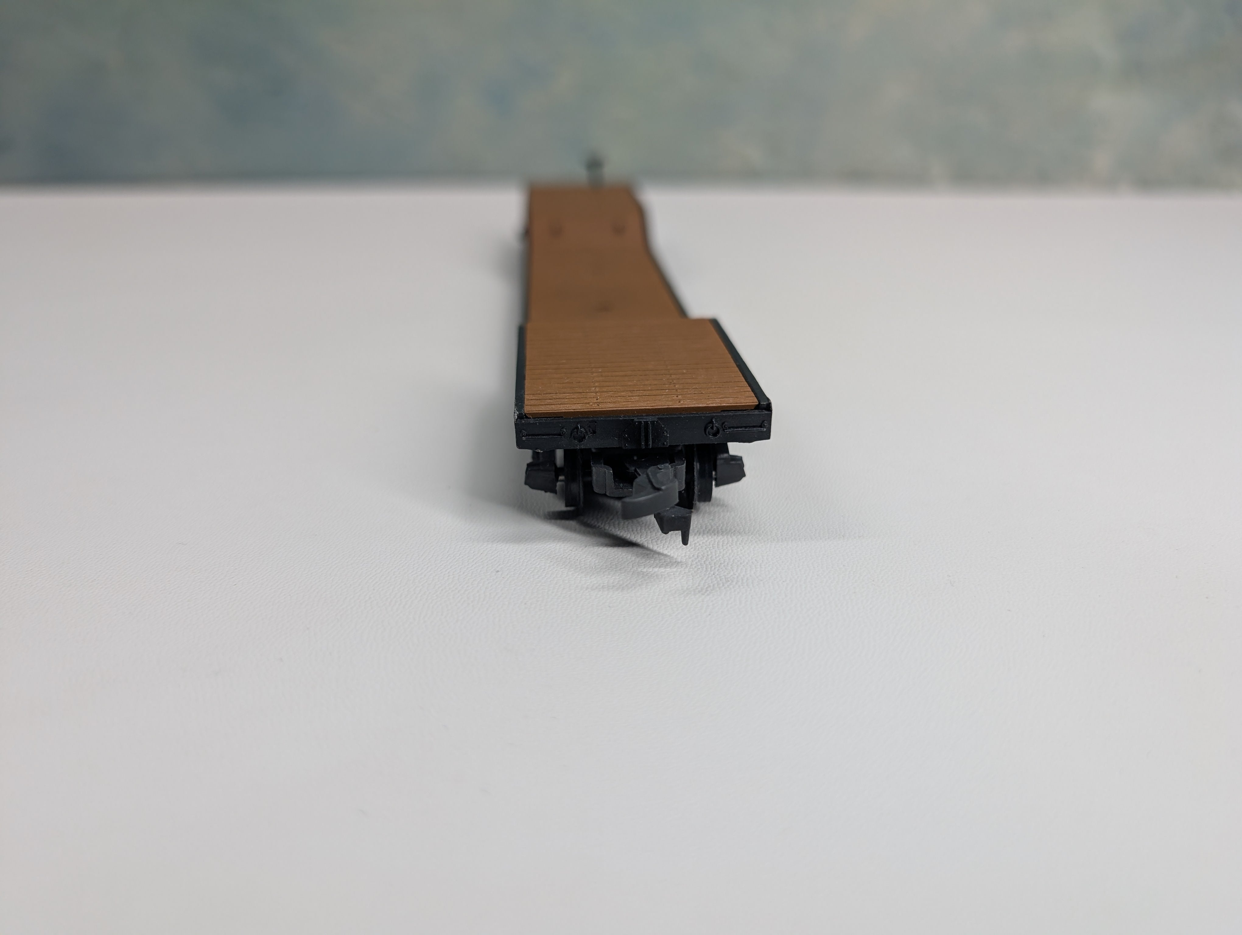 USED HO Scale Center Depressed Flat Car w/ Army Tank Car Load US Army 2220