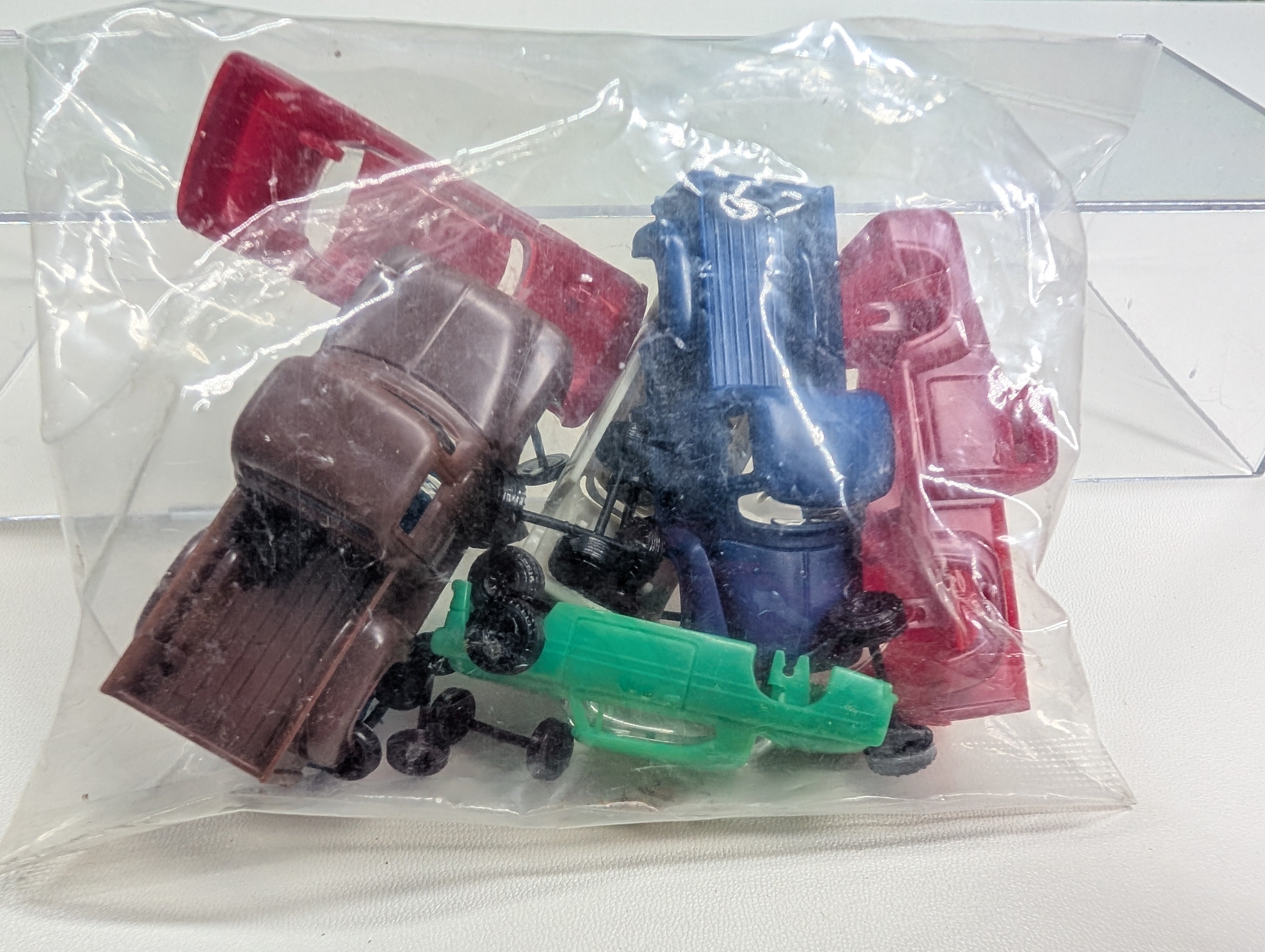 USED HO Scale Vehicles (6 pcs)