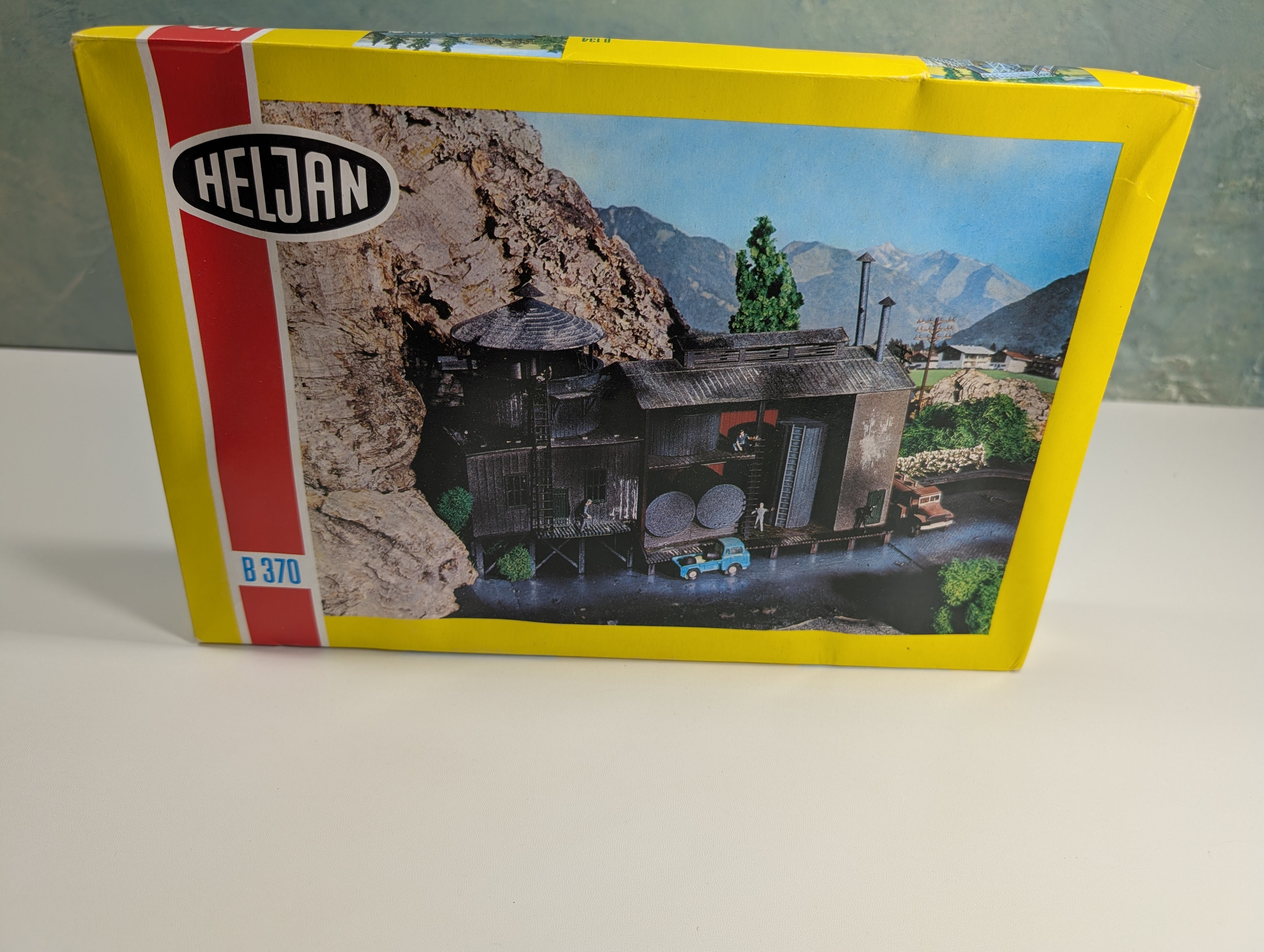 USED Heljan B370 HO Scale Molases Mine KIT