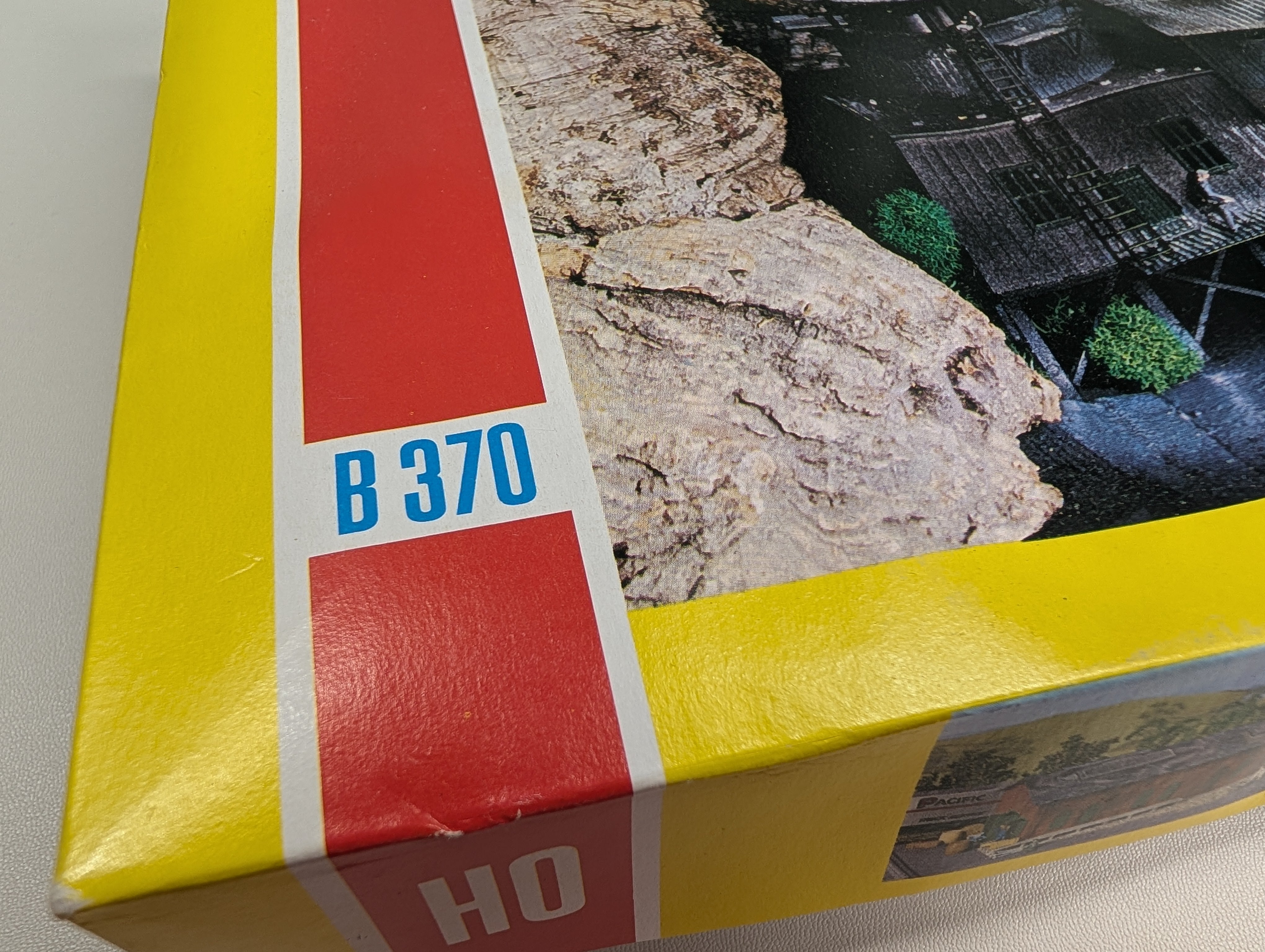 USED Heljan B370 HO Scale Molases Mine KIT