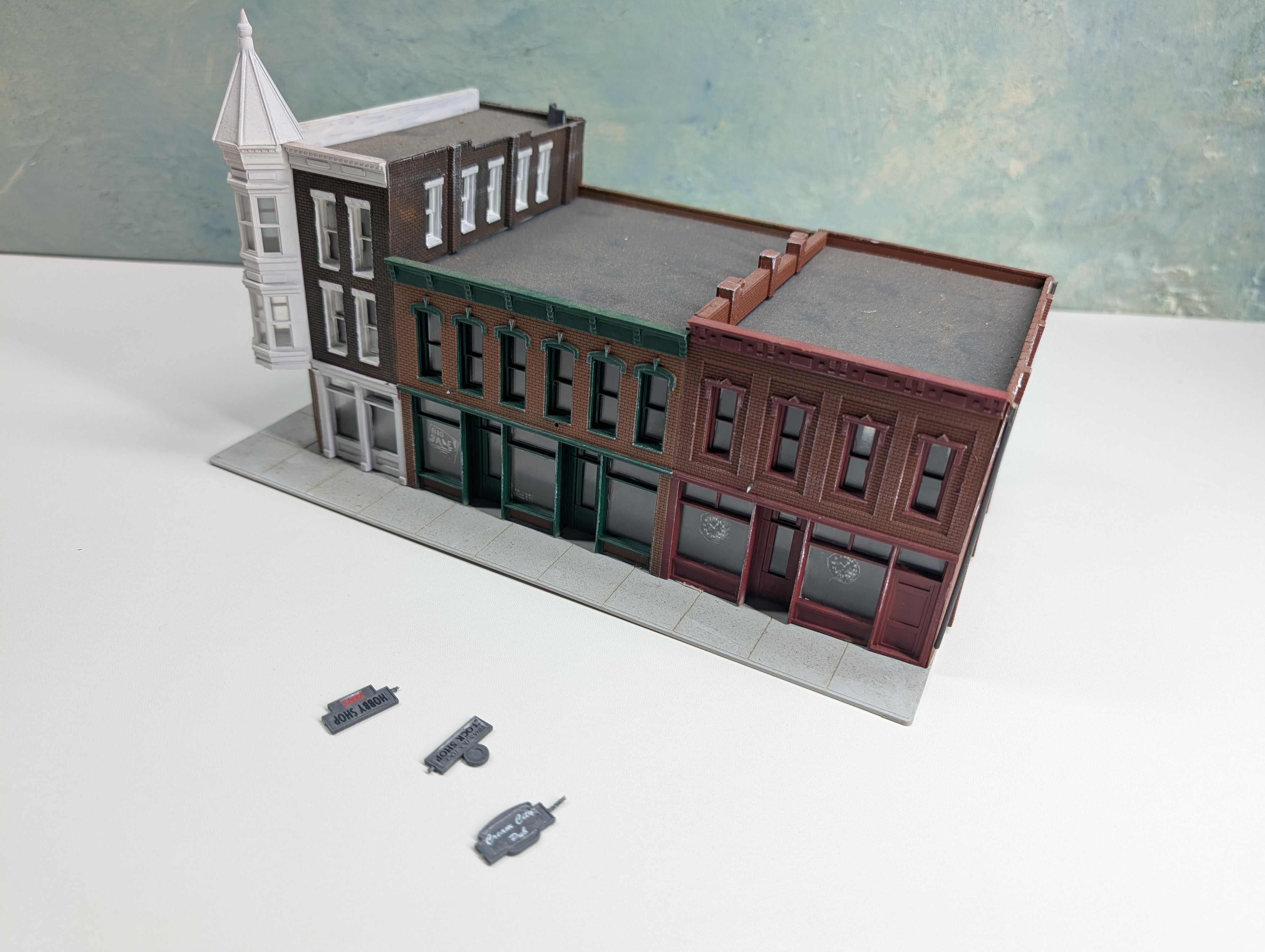 USED HO Scale Merchant's Row