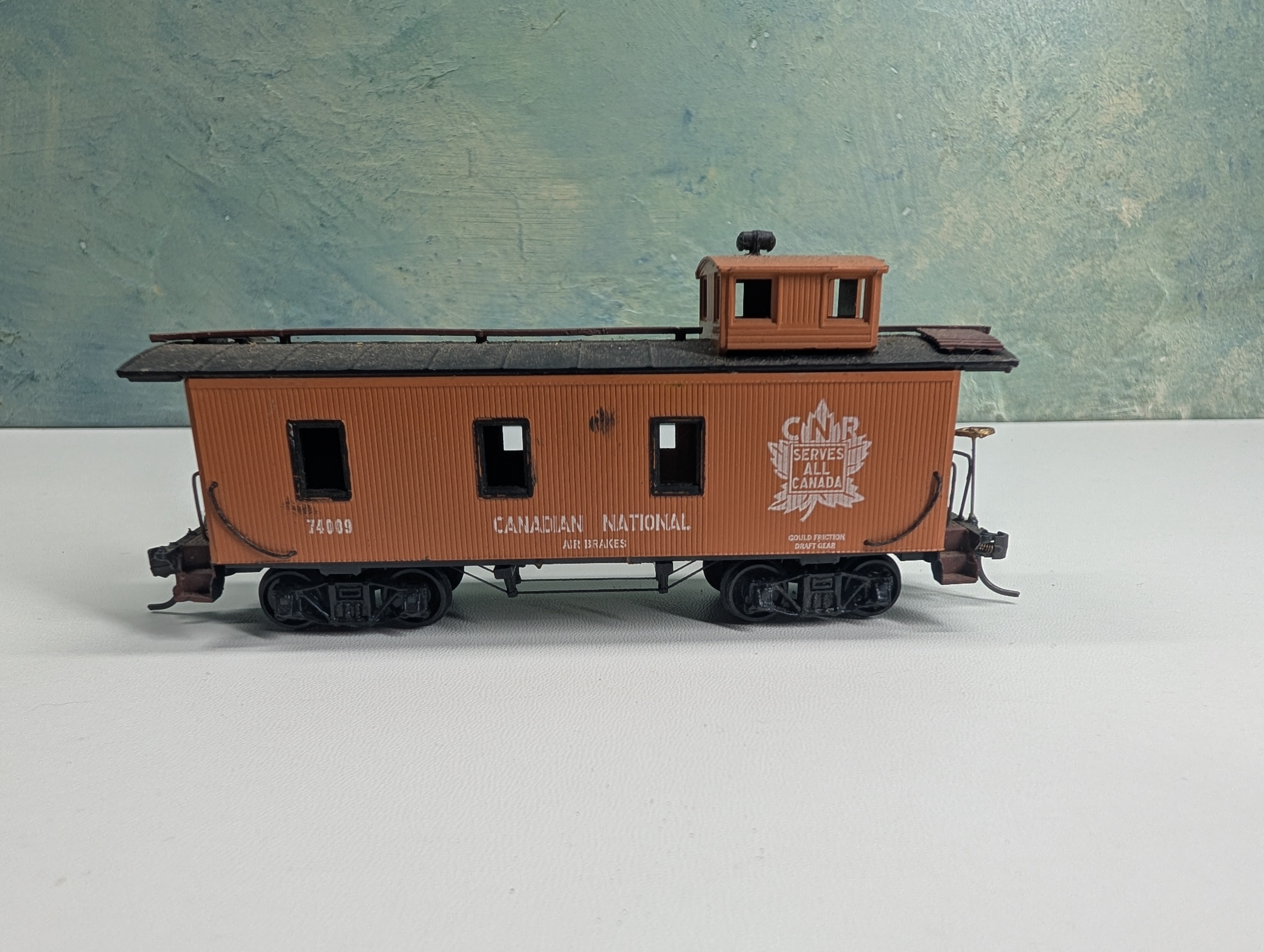 USED Roundhouse HO Scale Caboose Canadian National CN #74006