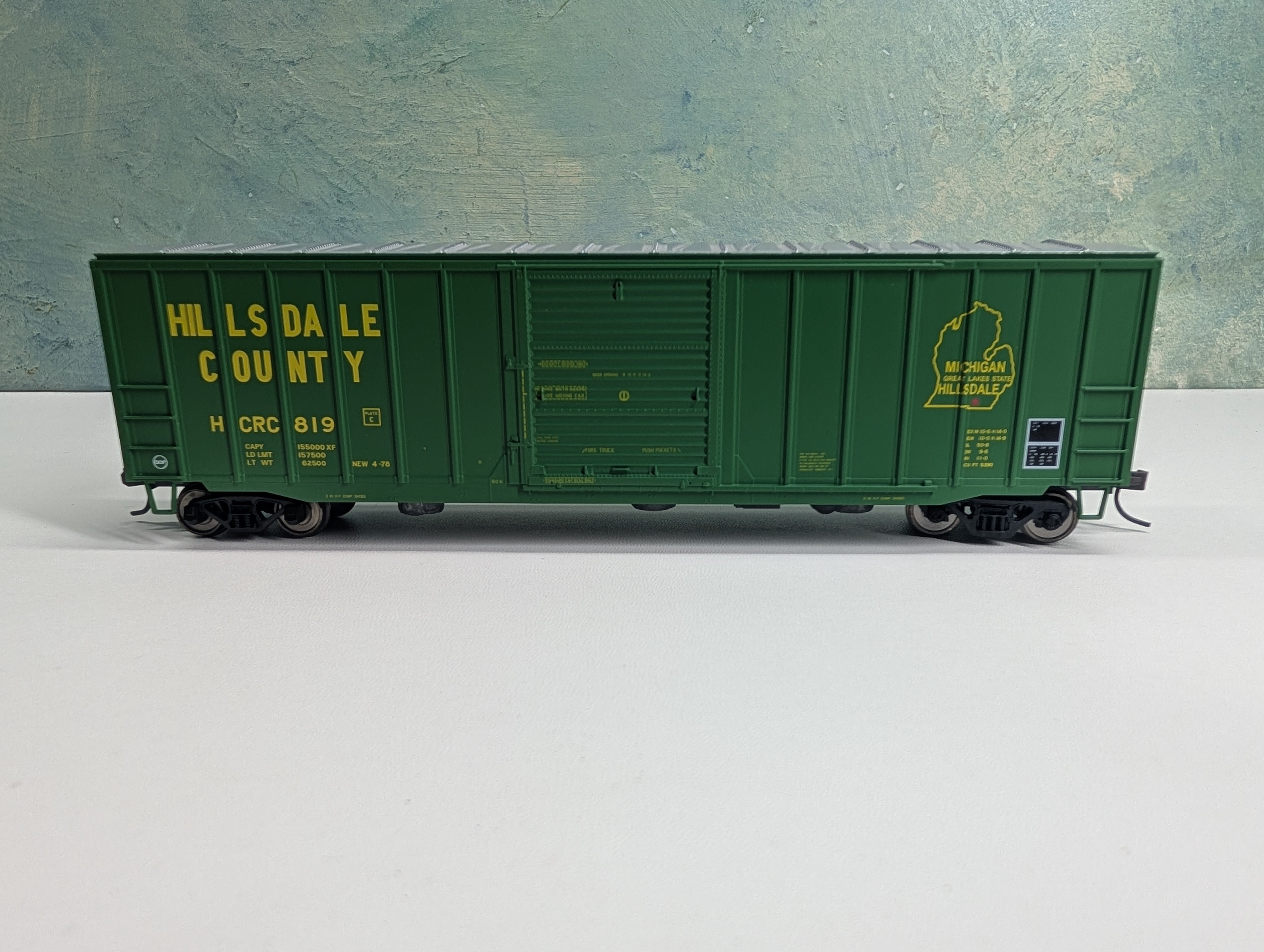 USED Atlas HO Scale 50' Box Car Hillsdale County HRCR #819 Metal Wheels