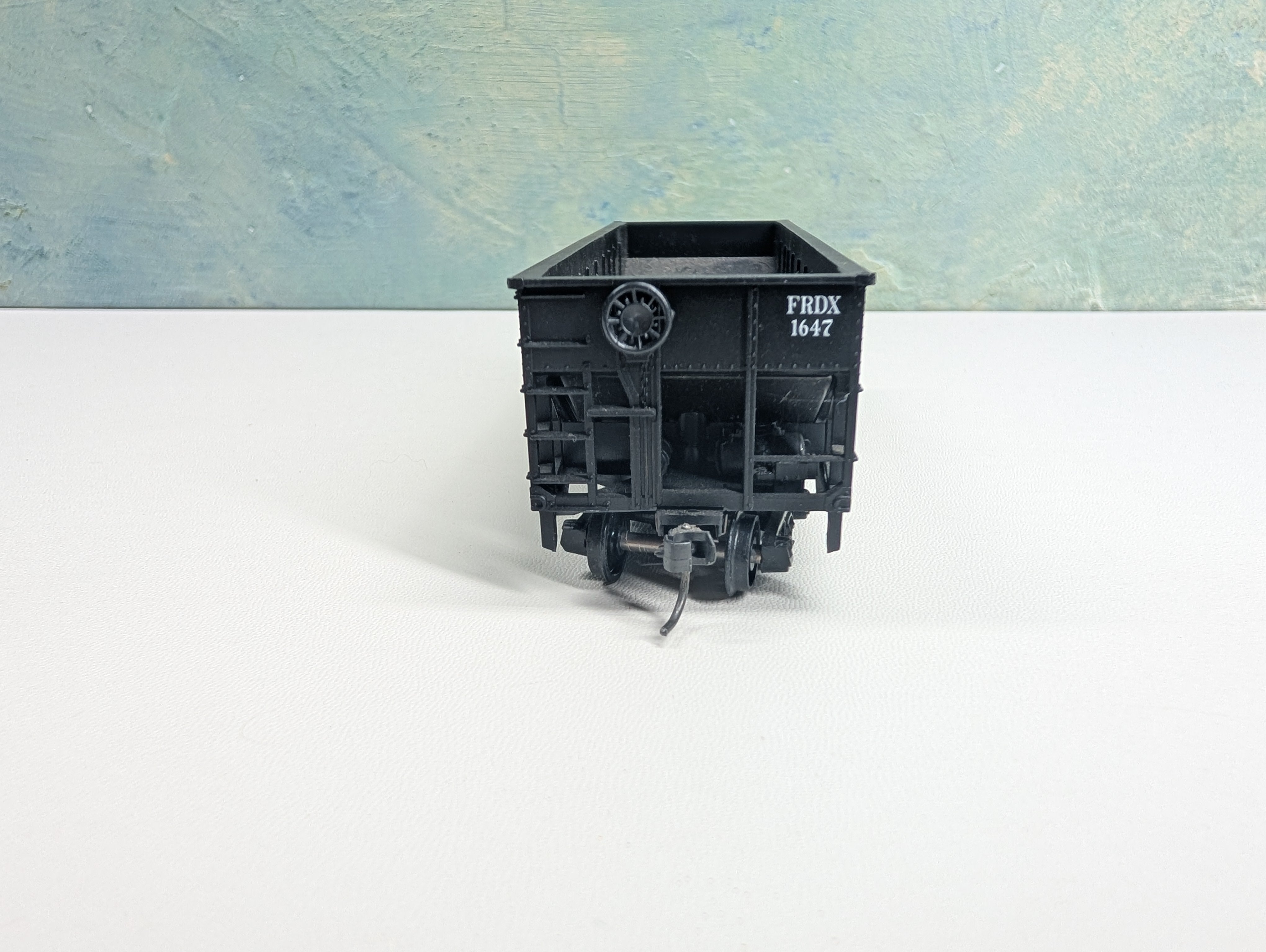 USED Athearn HO Scale 2 Bay Hopper Ford FRDX #1647 Bev-Bel