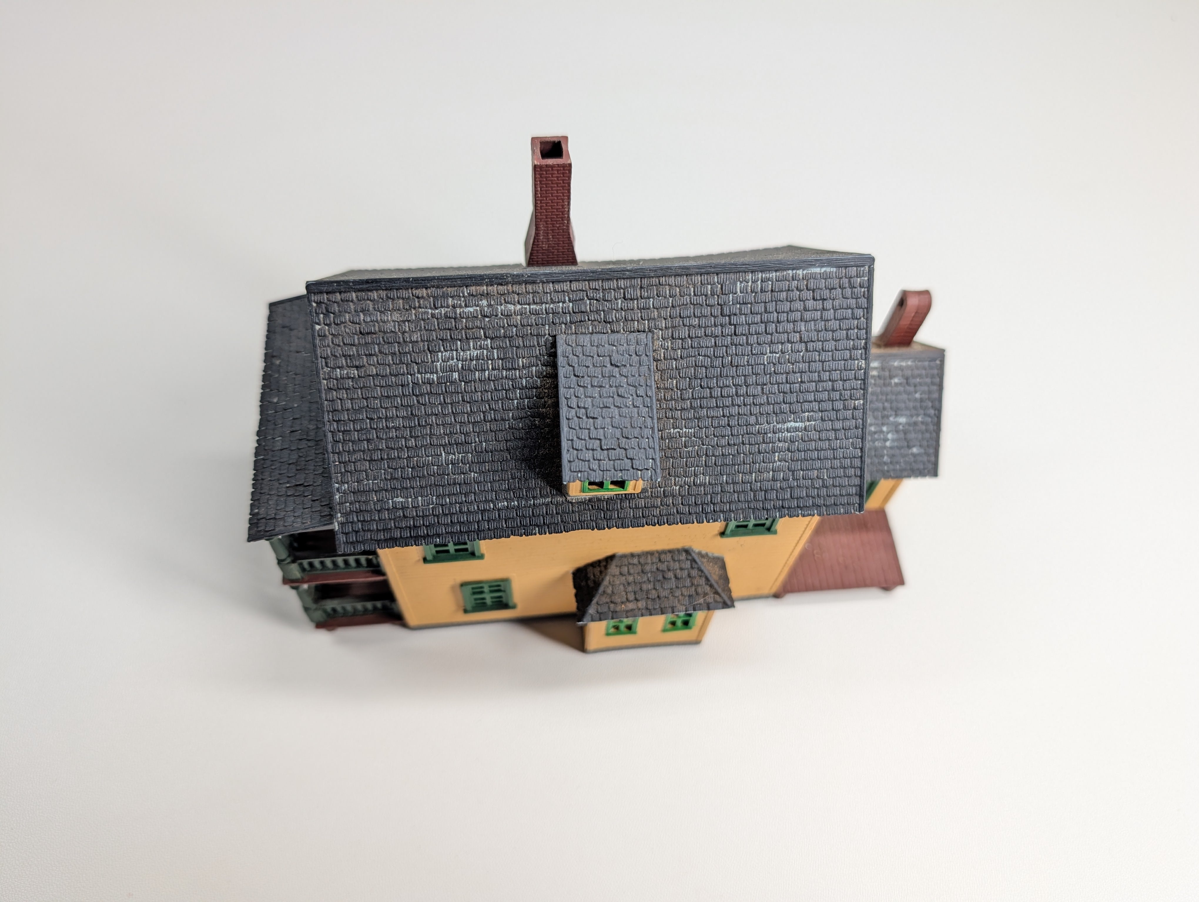 USED HO Scale Yellow House w/ Porch