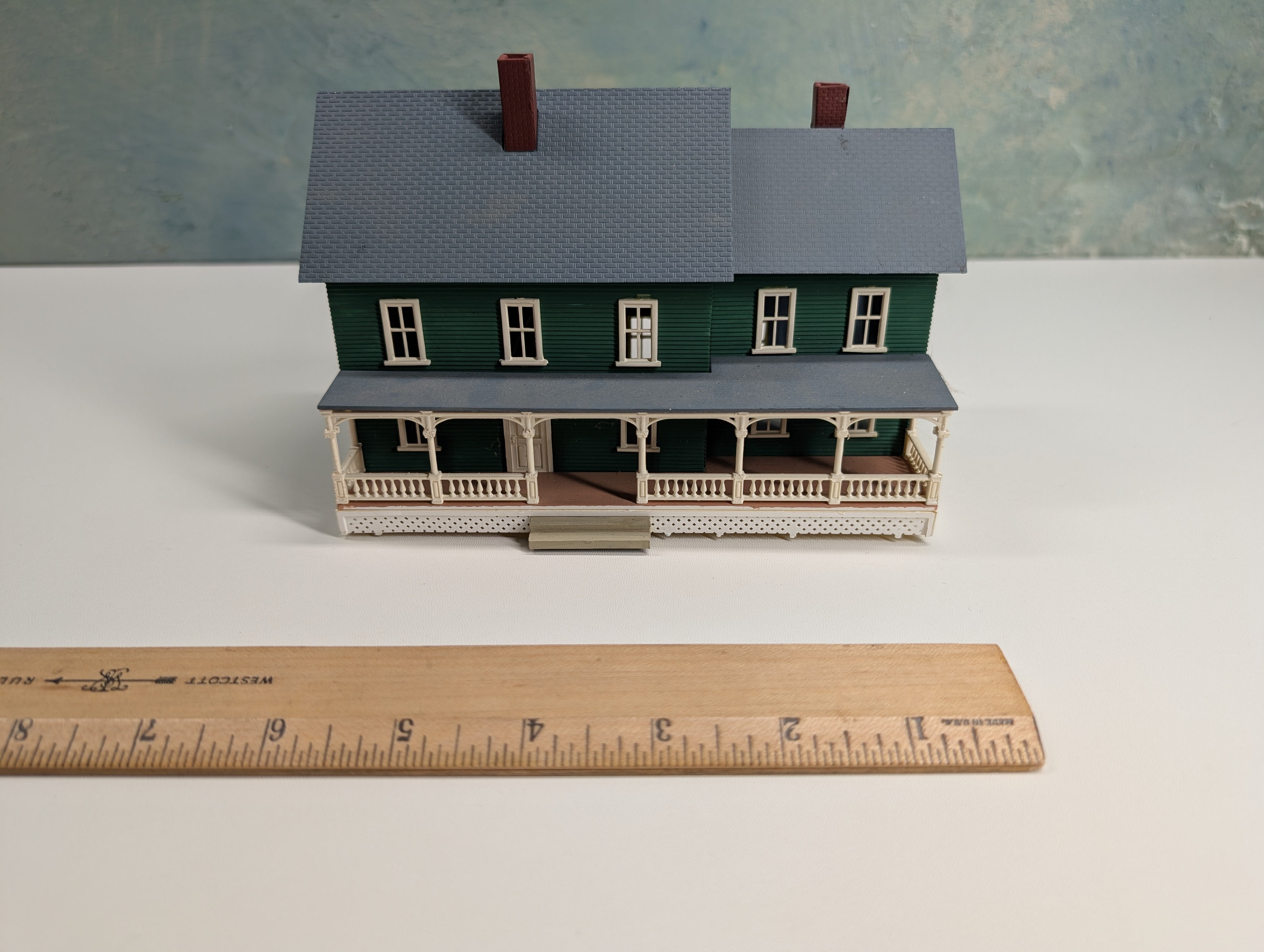 USED HO Scale Dark Green House with Porch