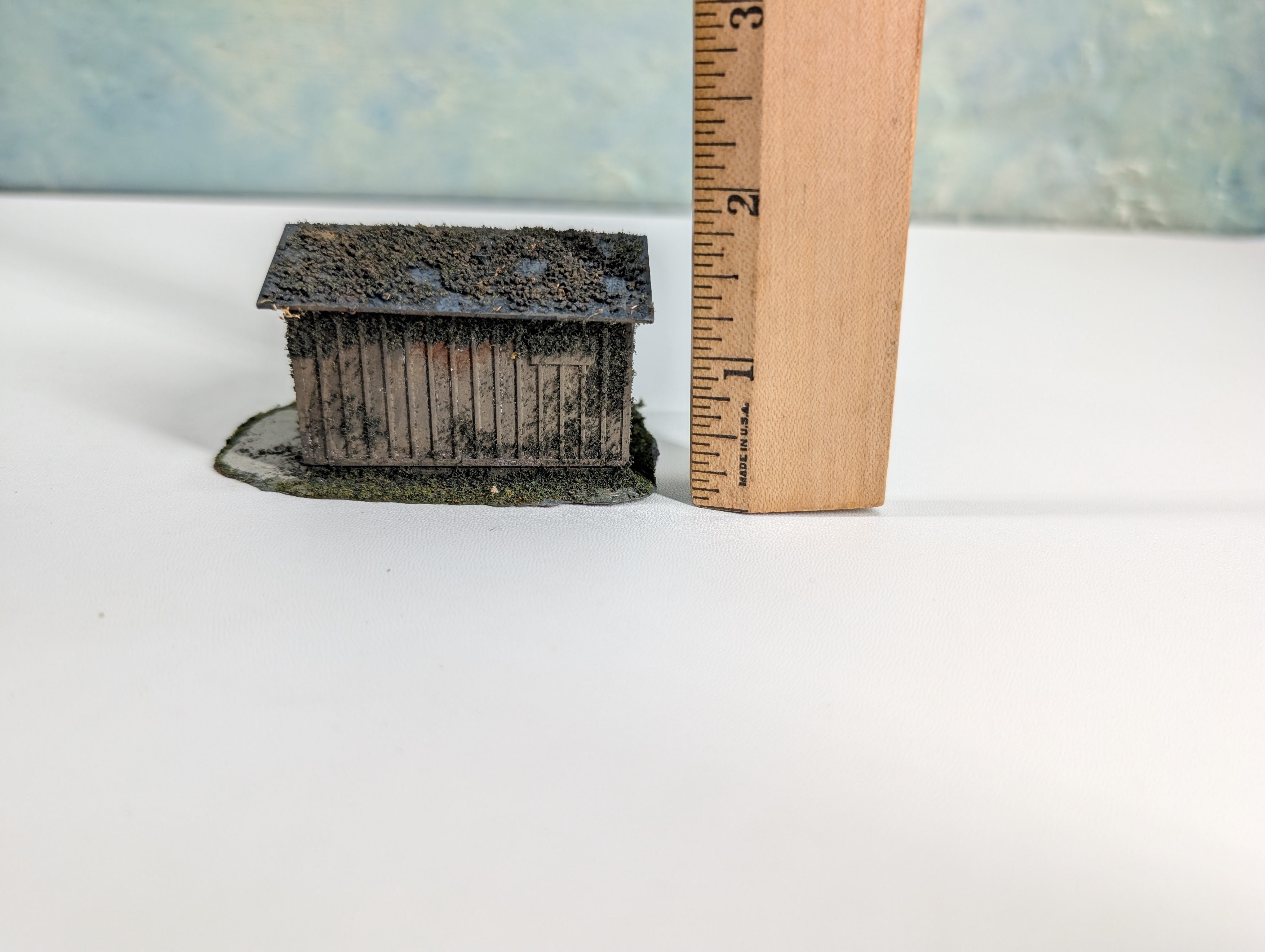 USED HO Scale Shanty, Weathered w/ Greenery